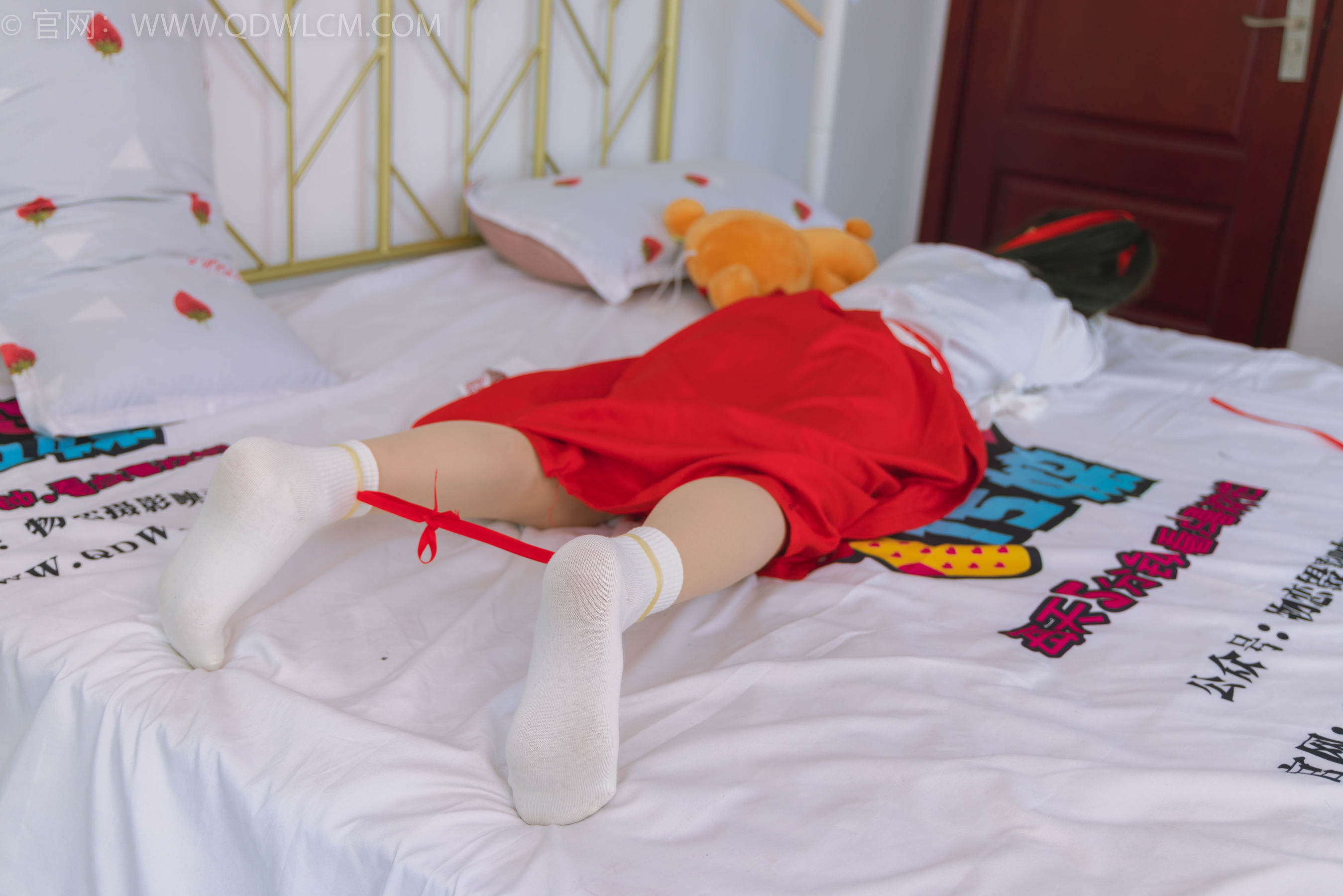 物恋传媒 No.1482 卿卿-红衣少女
