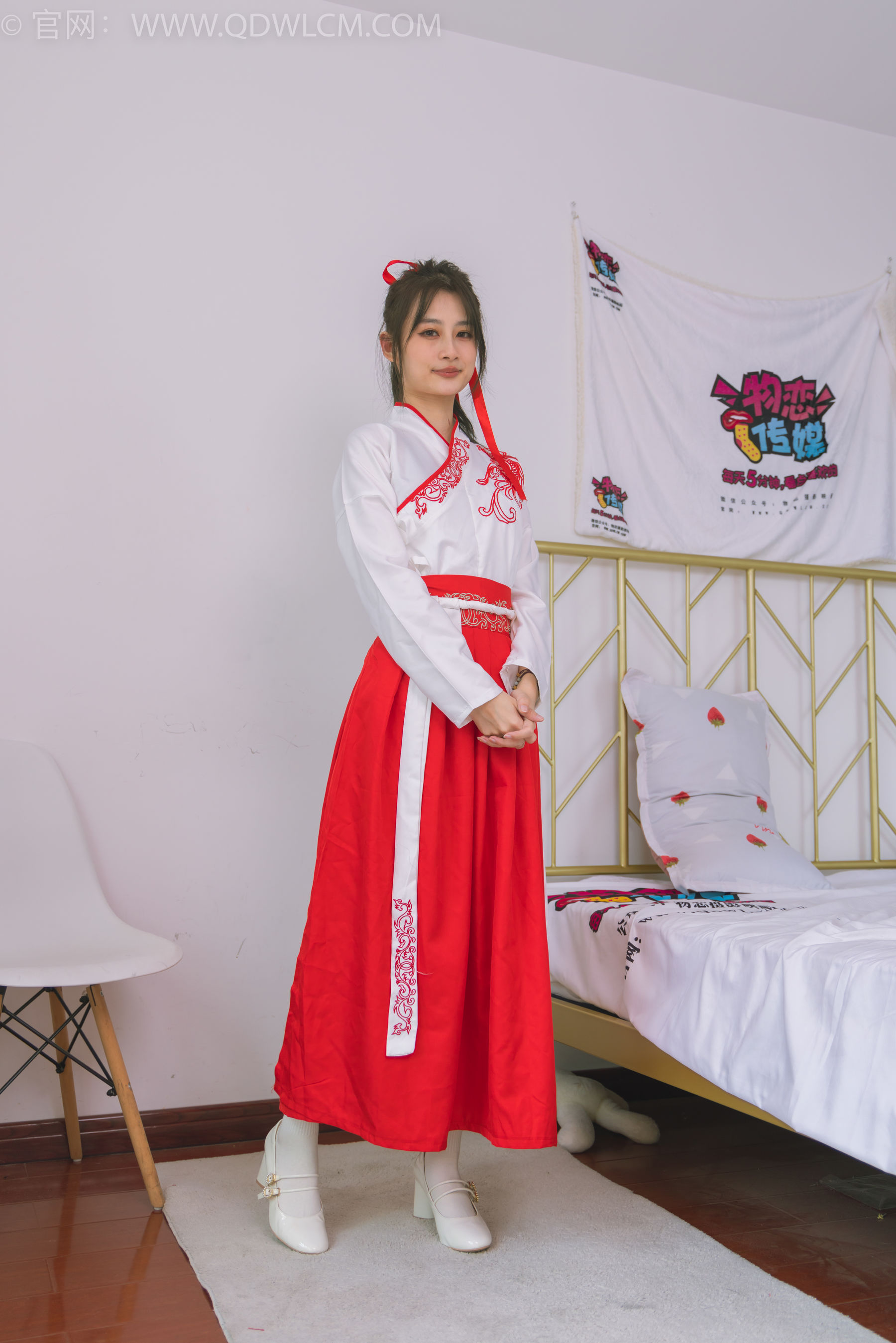 物恋传媒 No.1482 卿卿-红衣少女