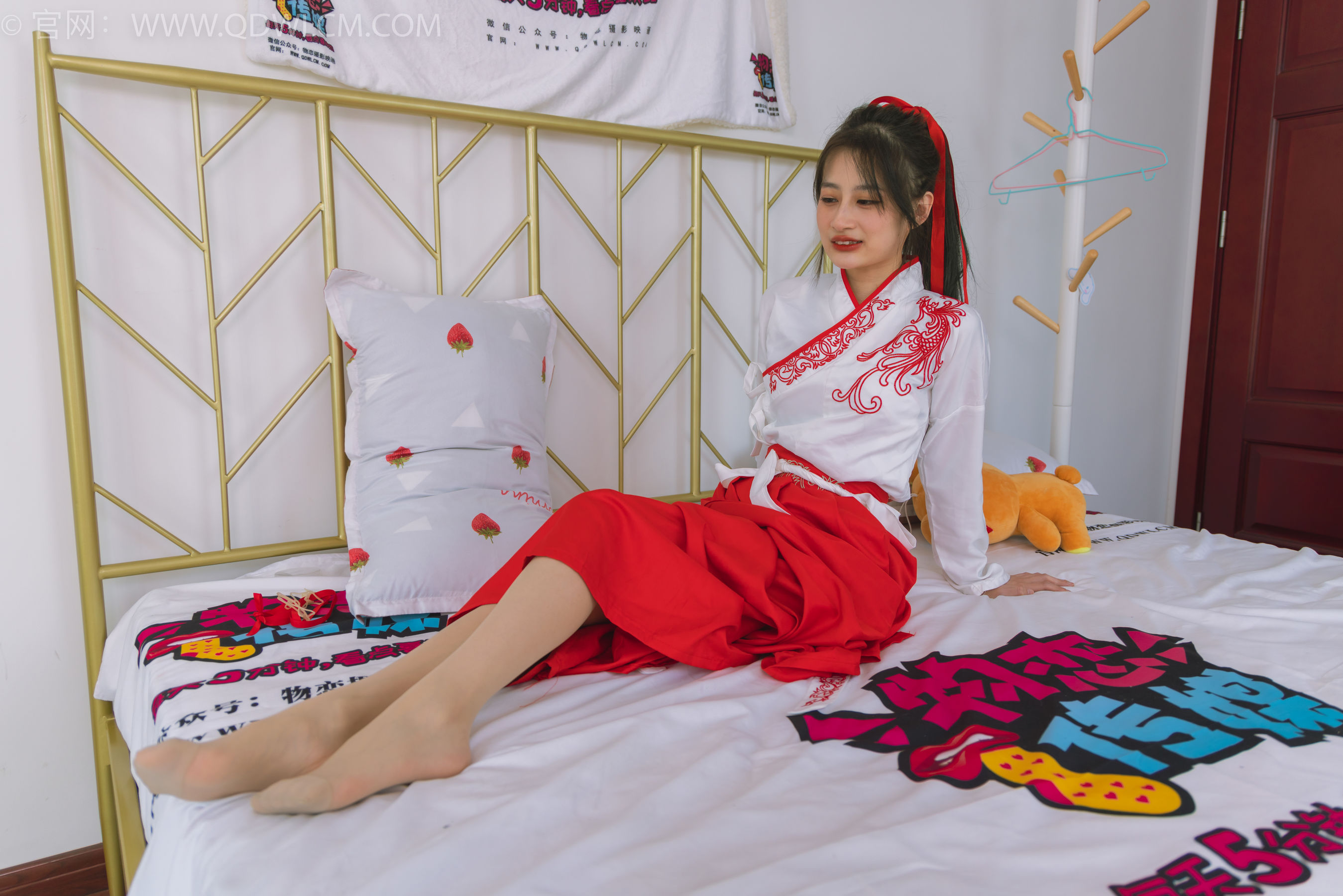 物恋传媒 No.1482 卿卿-红衣少女