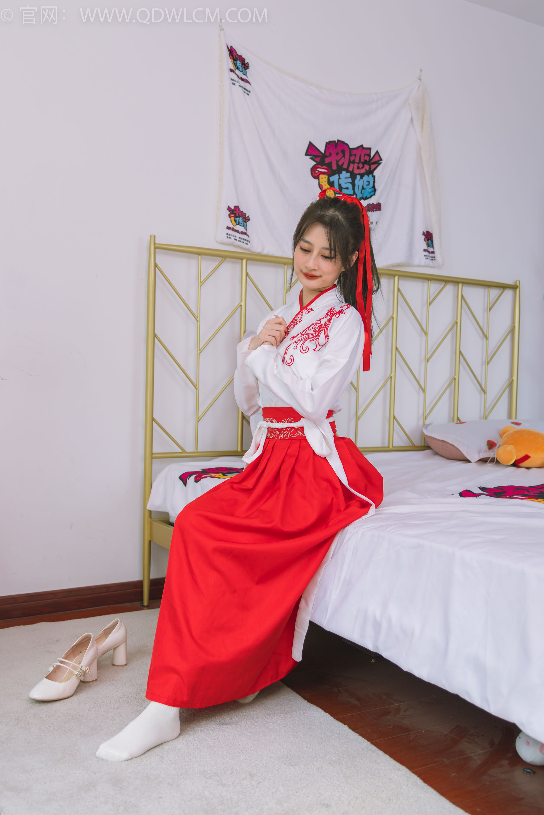 物恋传媒 No.1482 卿卿-红衣少女