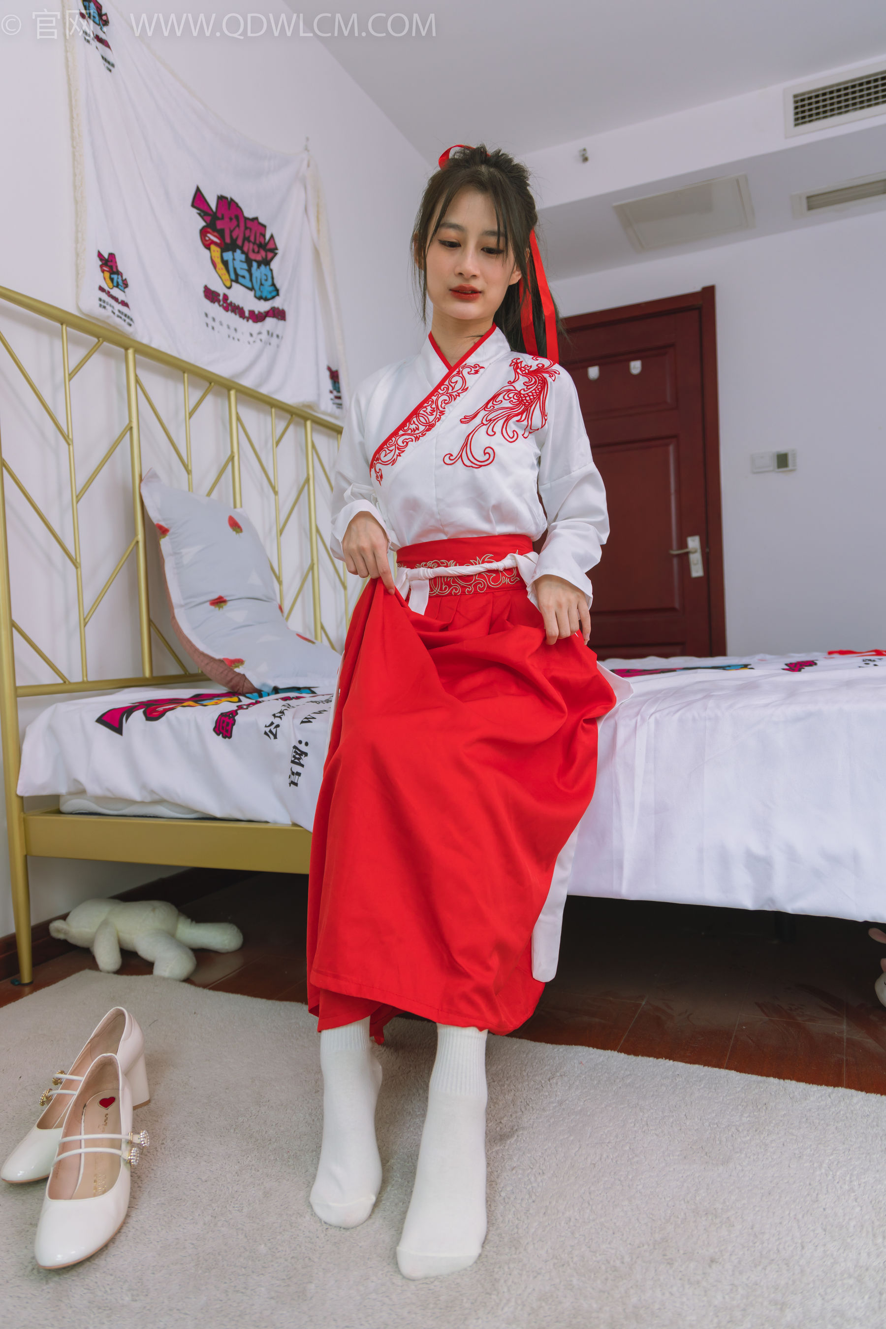 物恋传媒 No.1482 卿卿-红衣少女