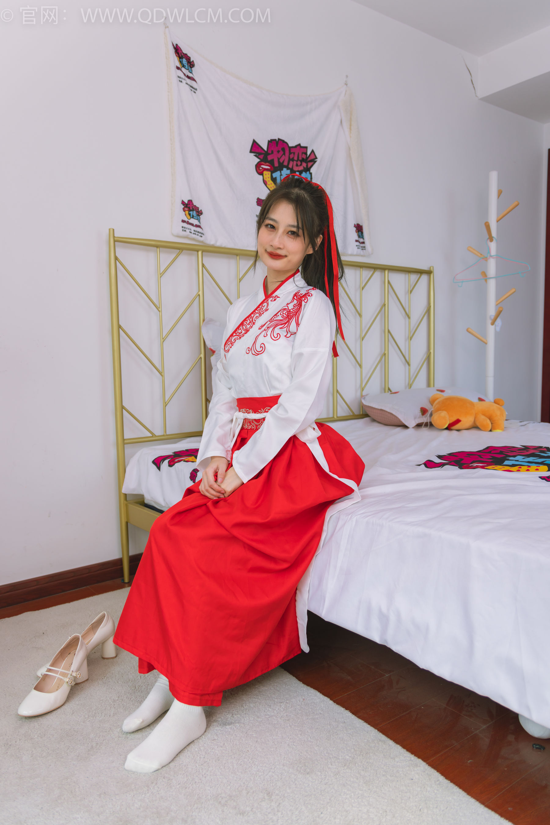 物恋传媒 No.1482 卿卿-红衣少女