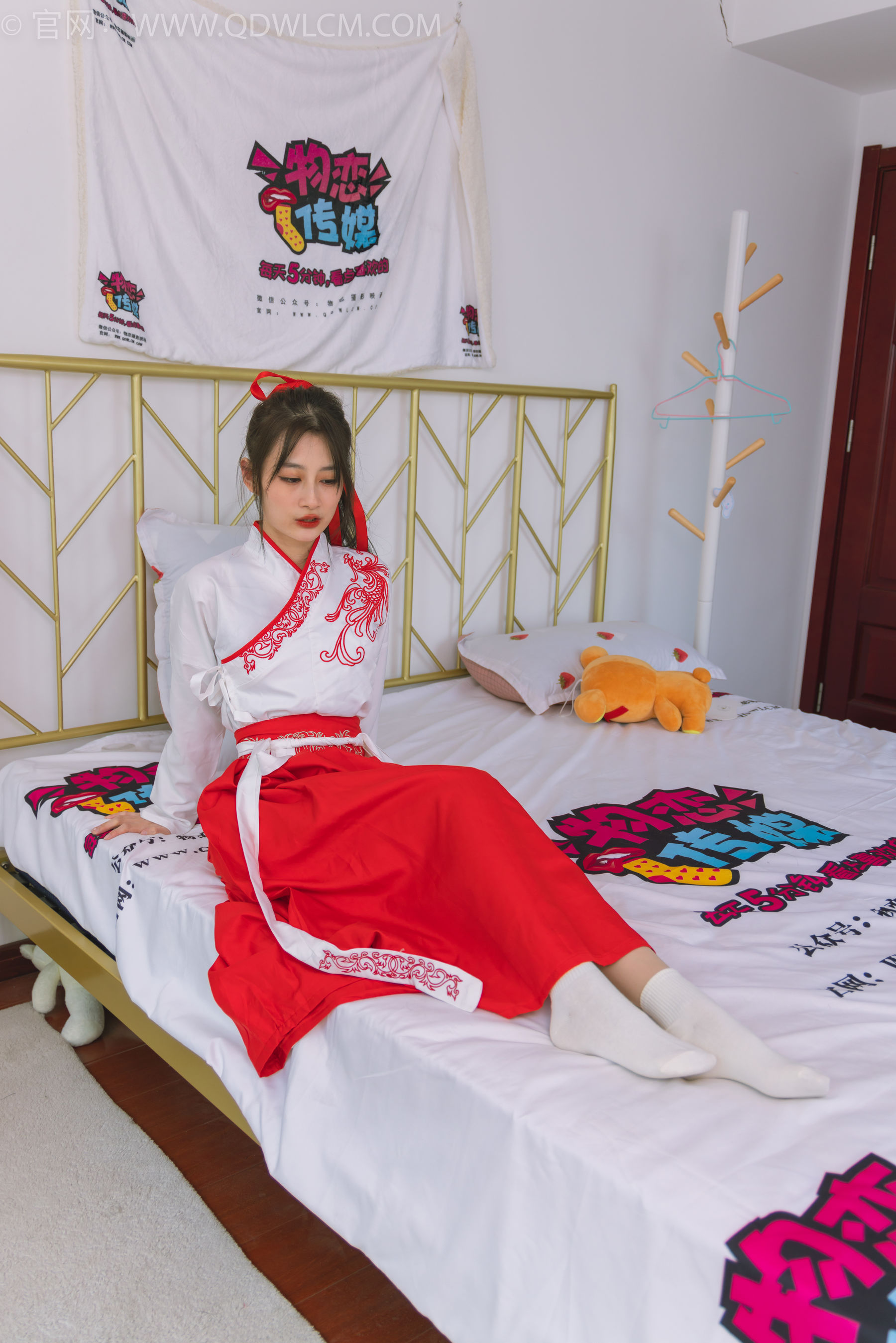 物恋传媒 No.1482 卿卿-红衣少女