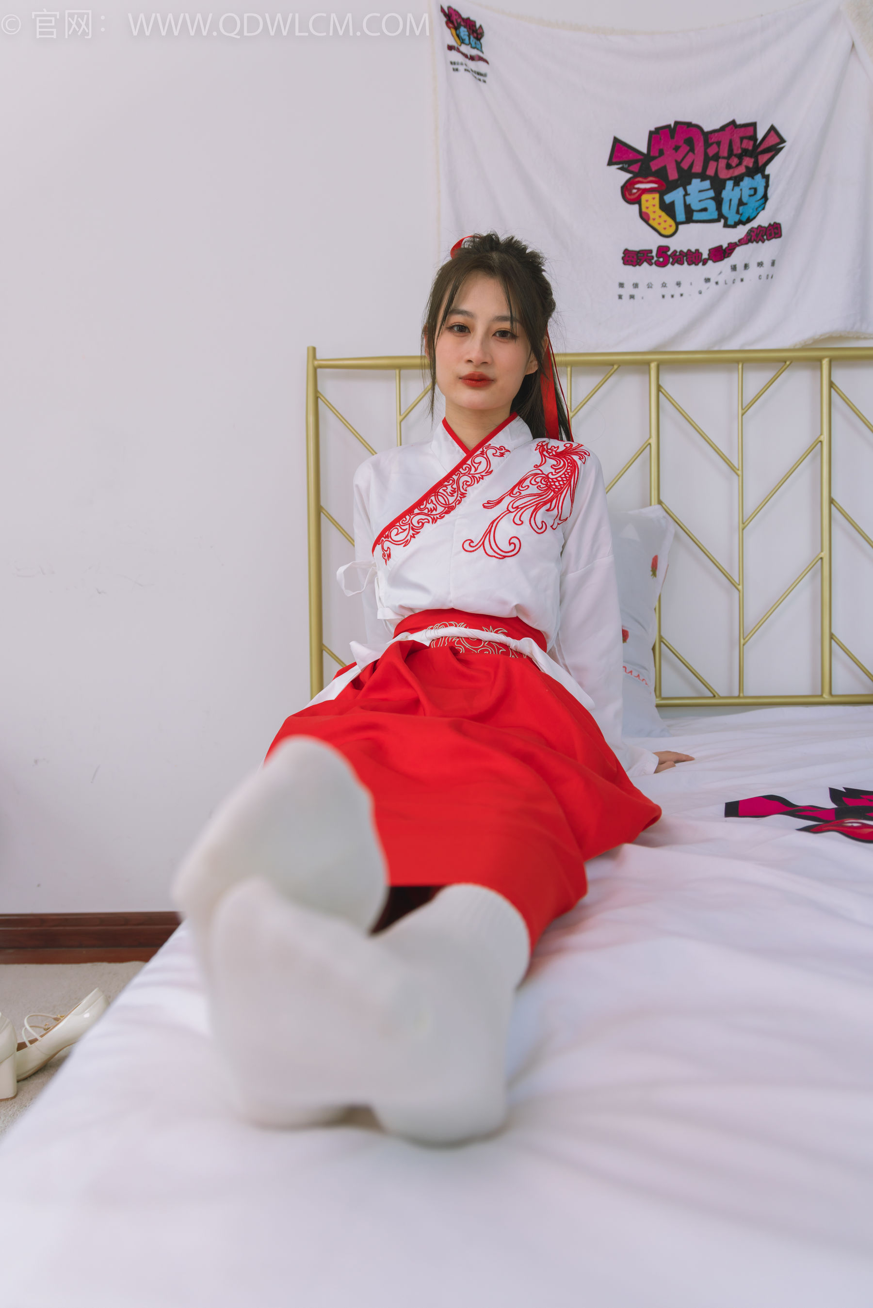 物恋传媒 No.1482 卿卿-红衣少女