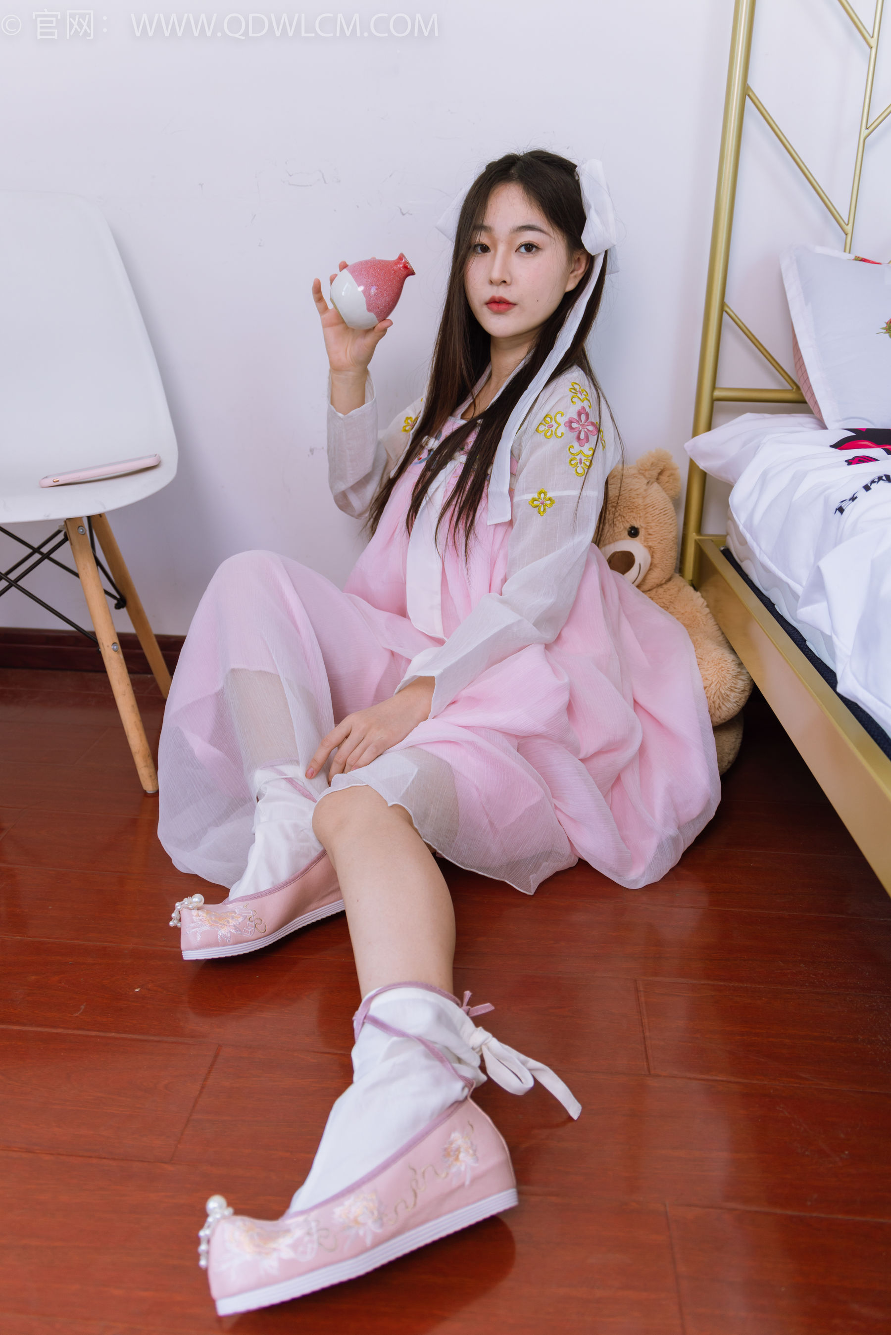 物恋传媒 No.1484 美兔-杏花微雨