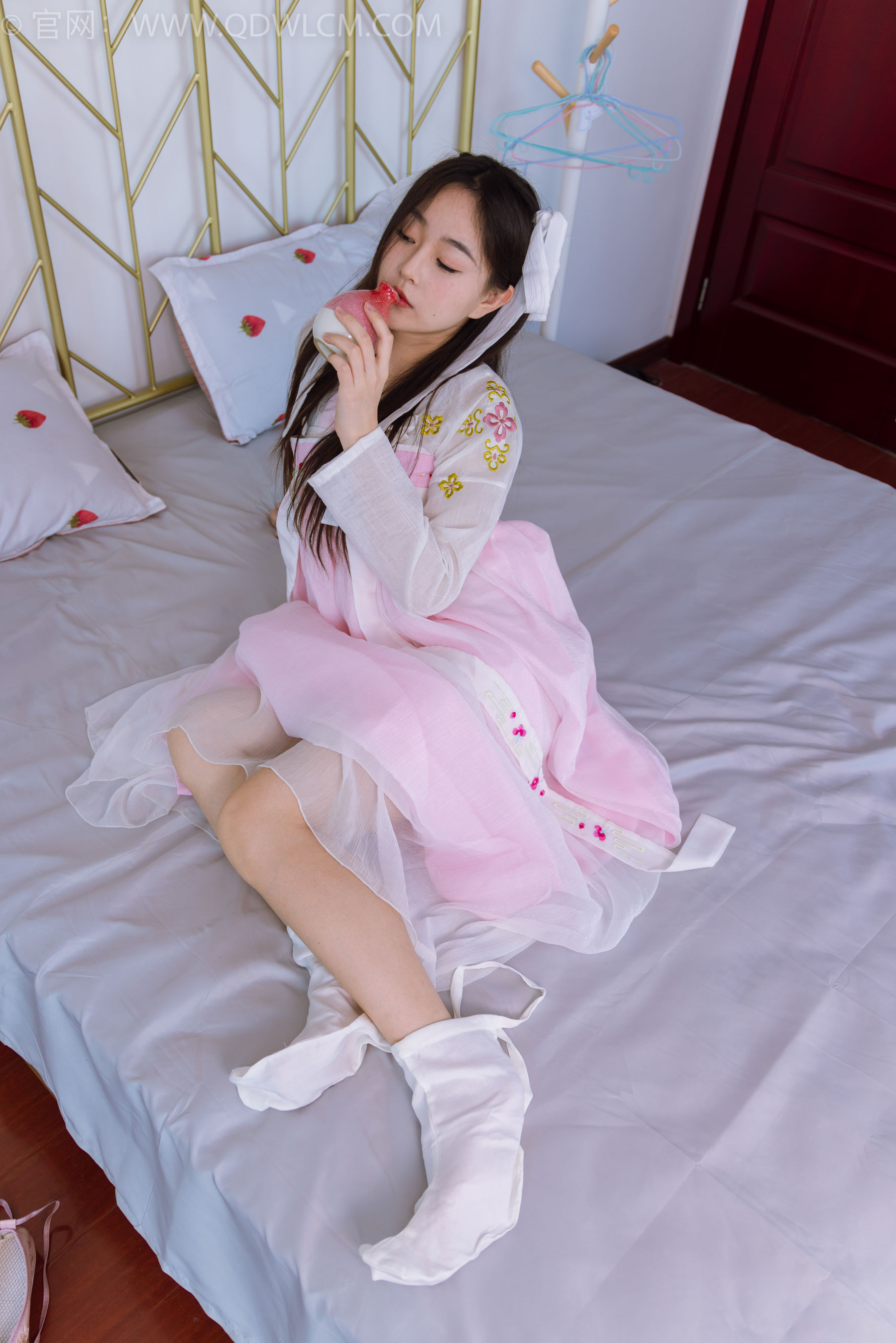 物恋传媒 No.1484 美兔-杏花微雨