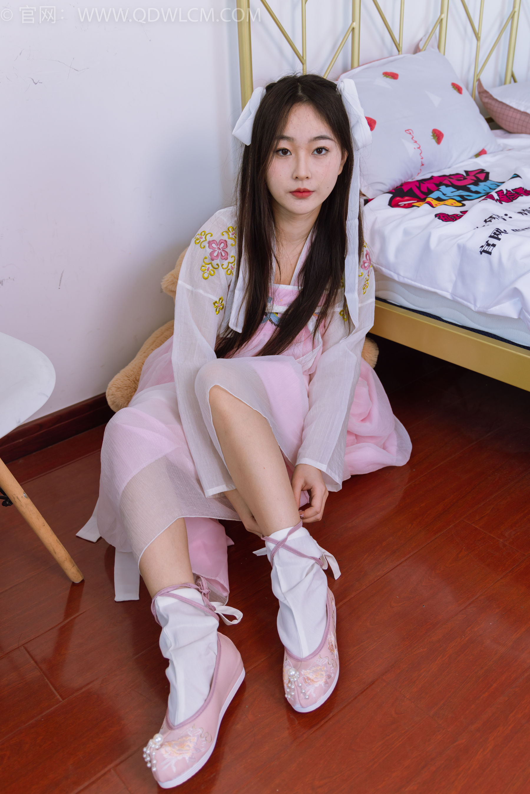 物恋传媒 No.1484 美兔-杏花微雨