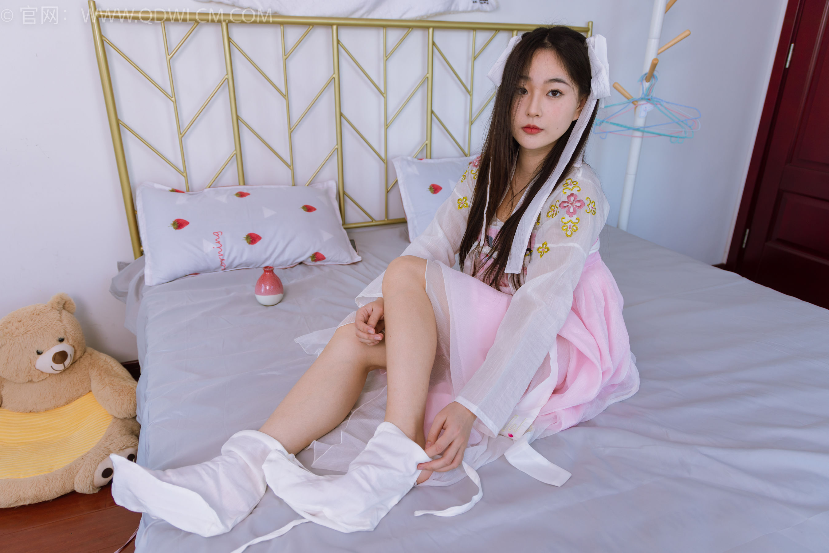 物恋传媒 No.1484 美兔-杏花微雨