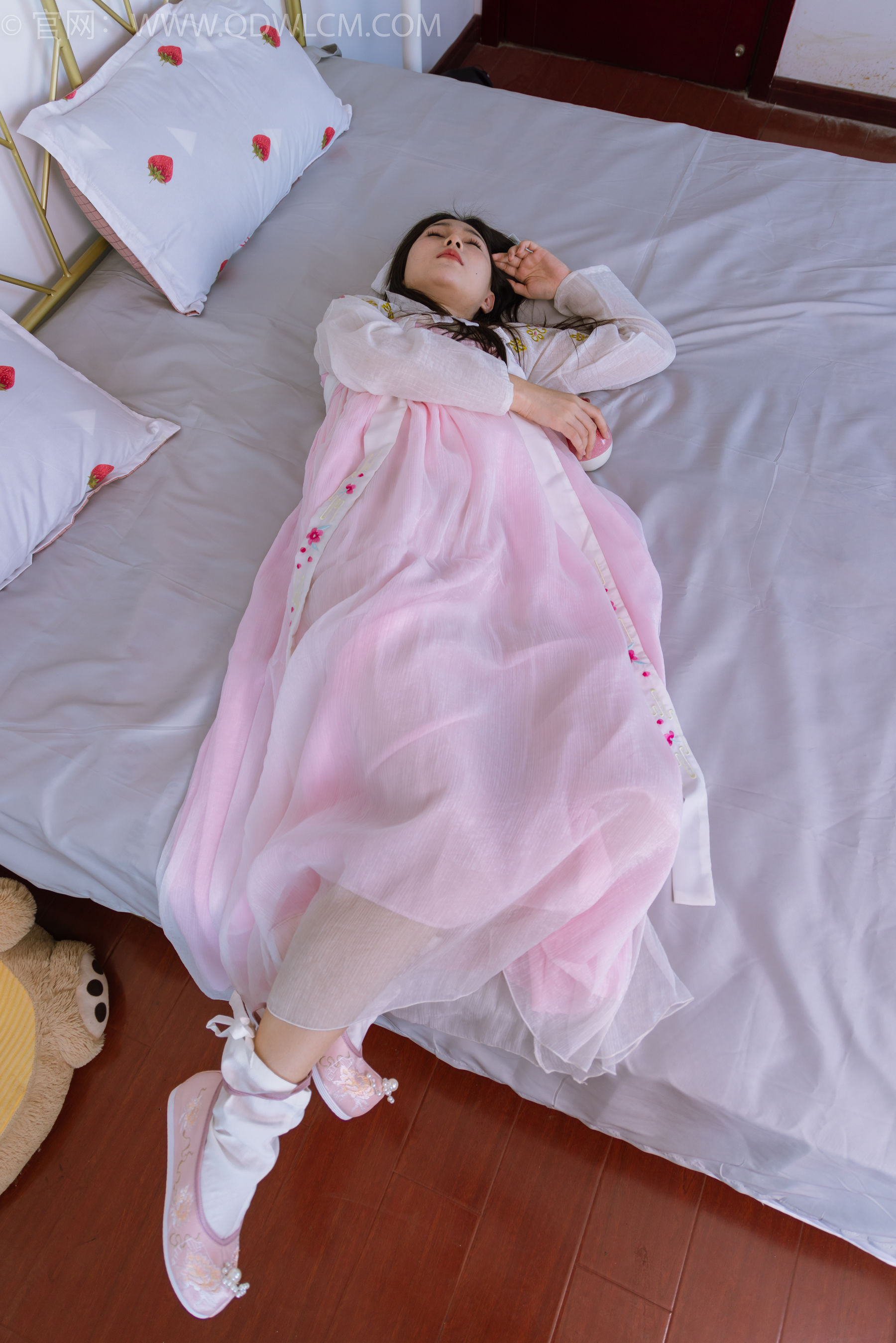 物恋传媒 No.1484 美兔-杏花微雨