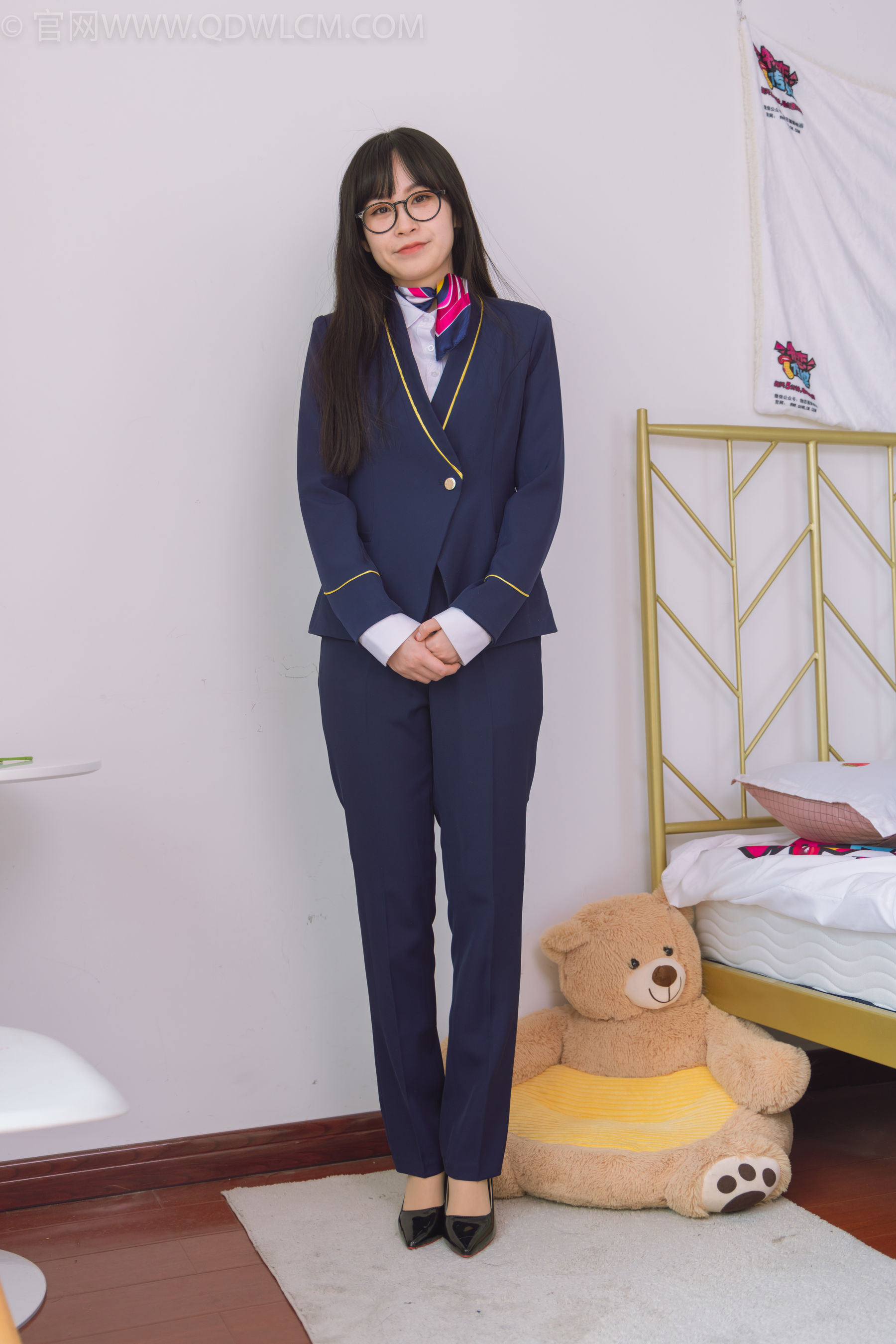 物恋传媒 No.1500 兮兮-银行小秘书