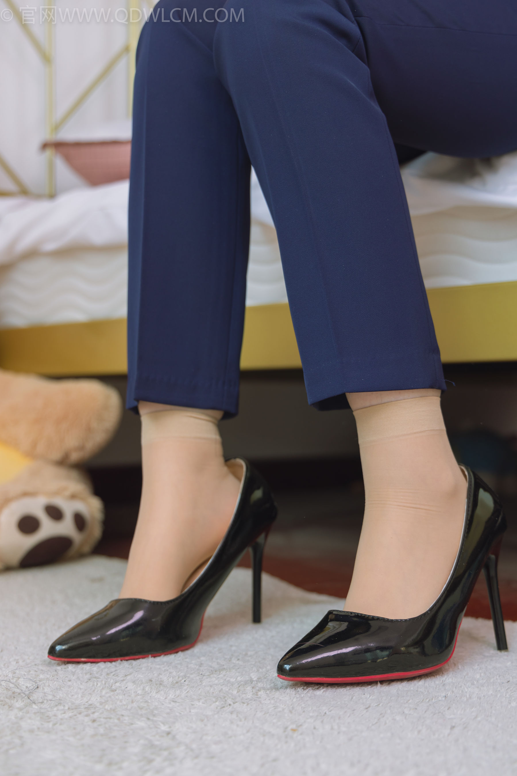 物恋传媒 No.1500 兮兮-银行小秘书