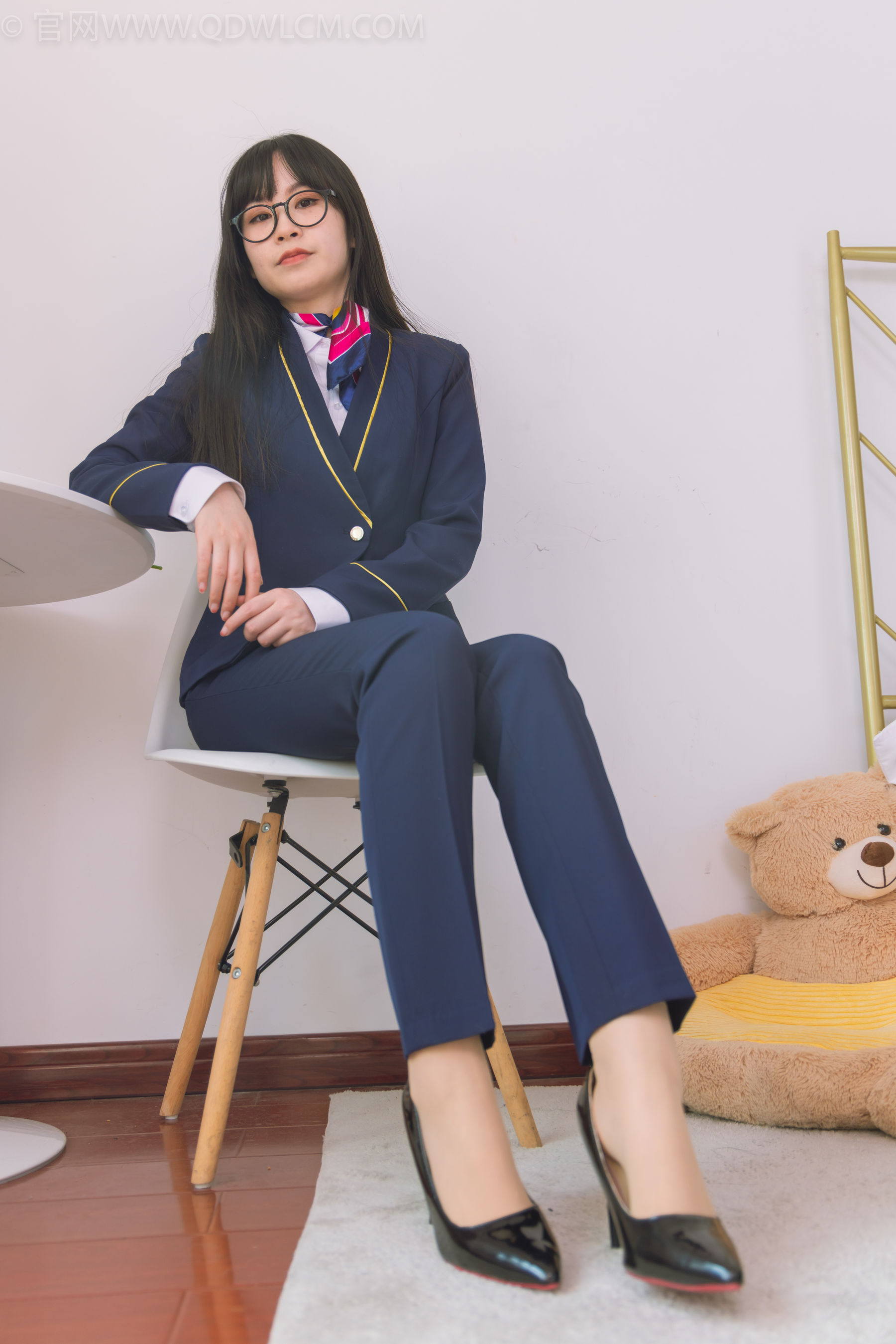 物恋传媒 No.1500 兮兮-银行小秘书