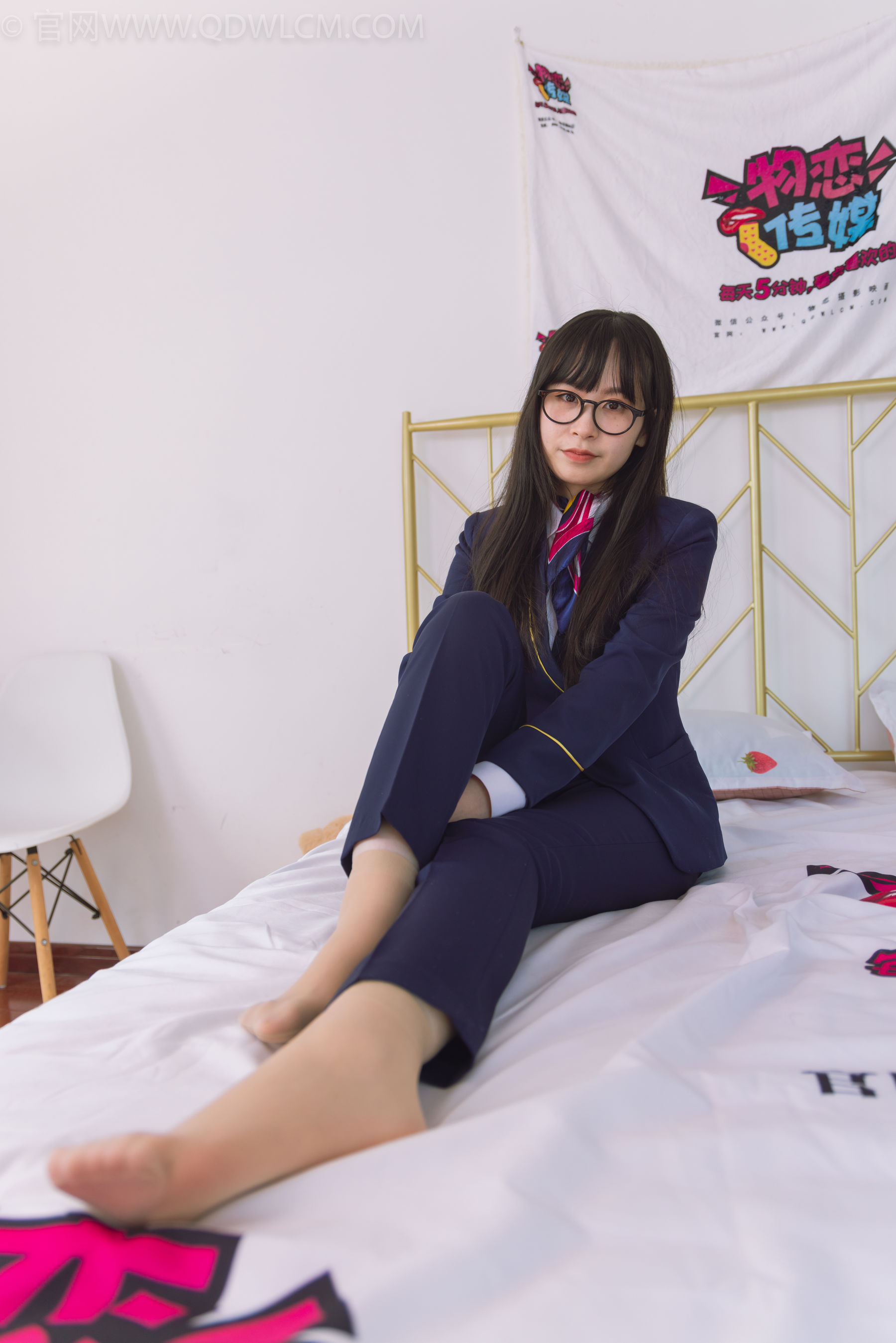 物恋传媒 No.1500 兮兮-银行小秘书
