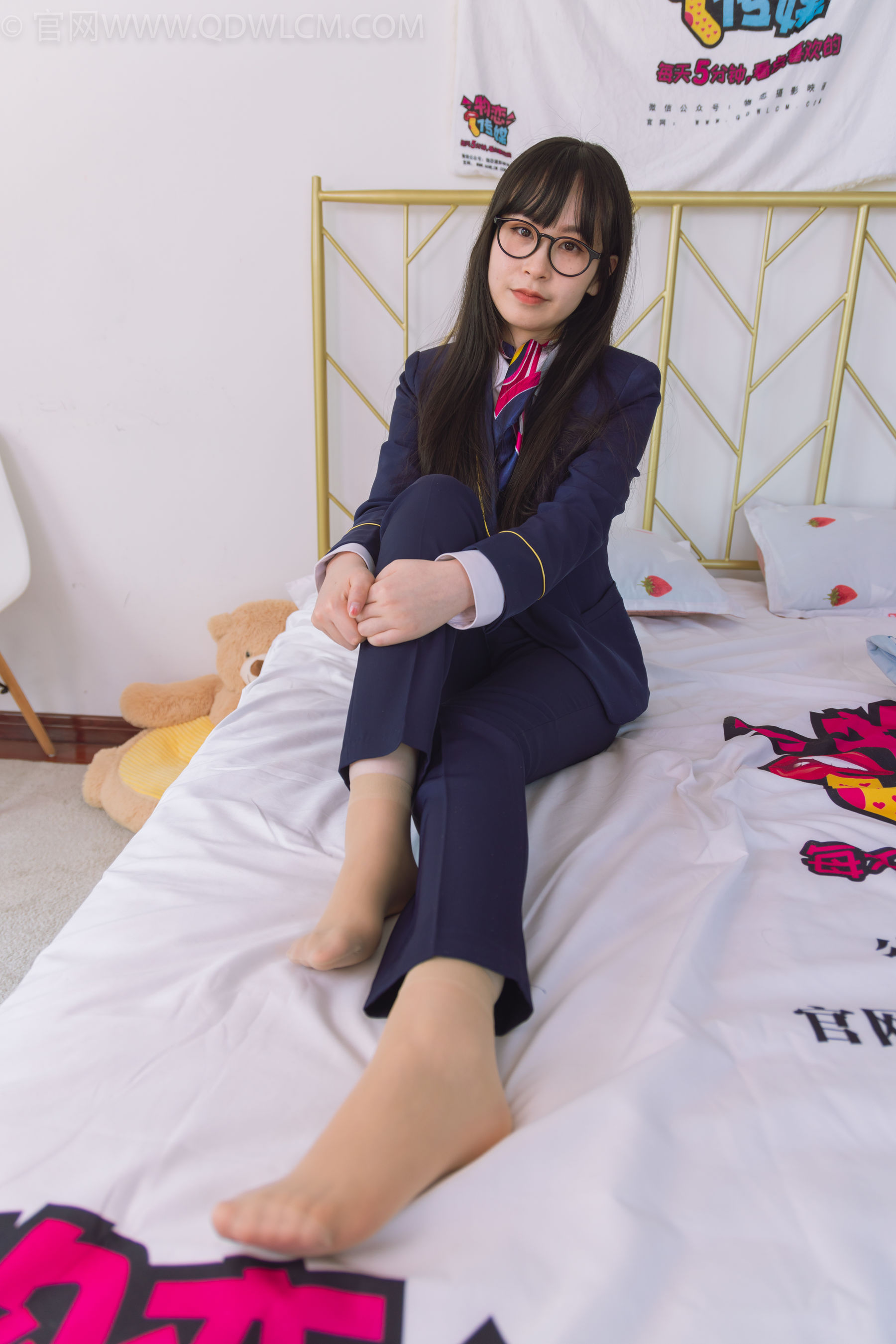 物恋传媒 No.1500 兮兮-银行小秘书