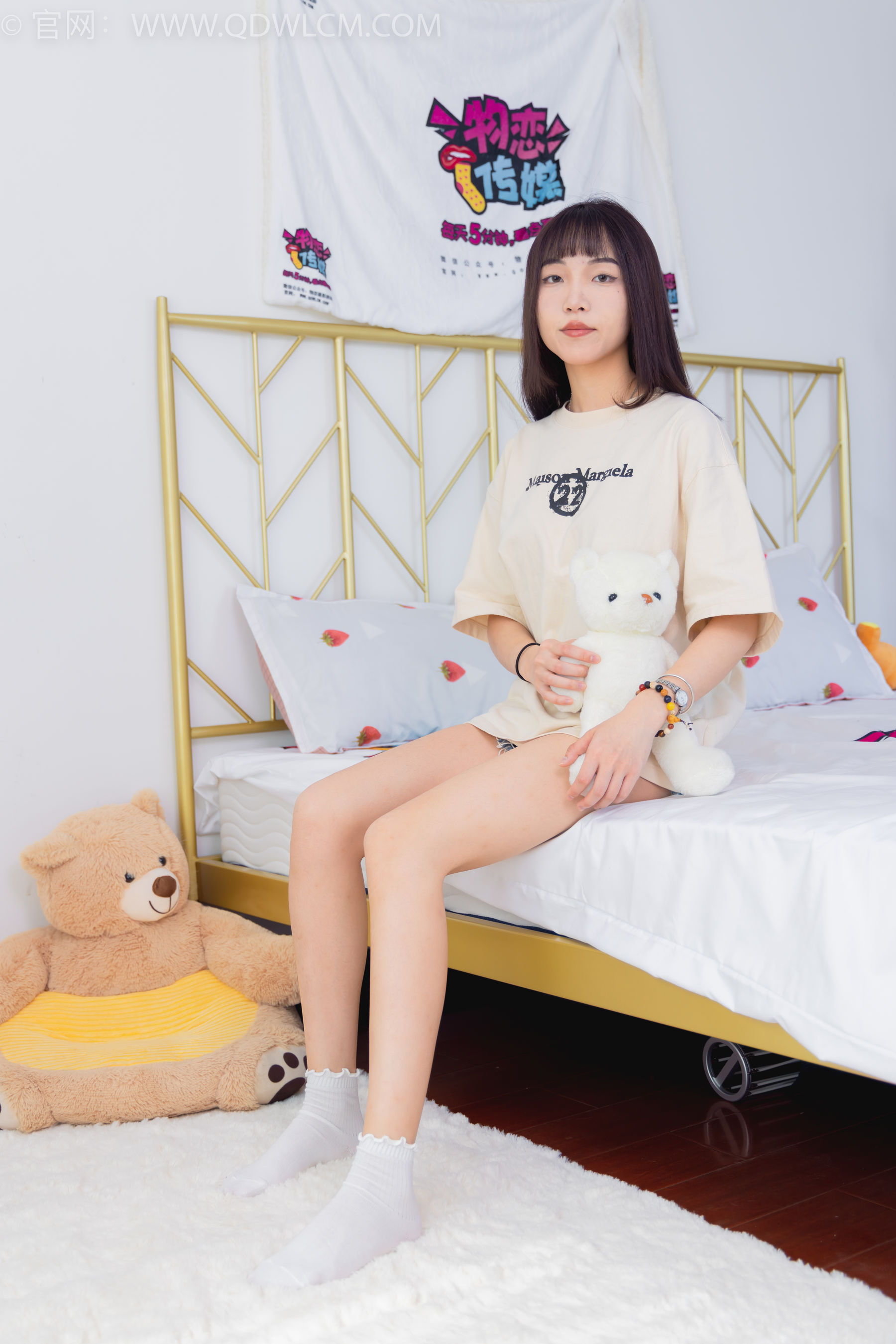 物恋传媒 No.1506 琪琪-冷月光