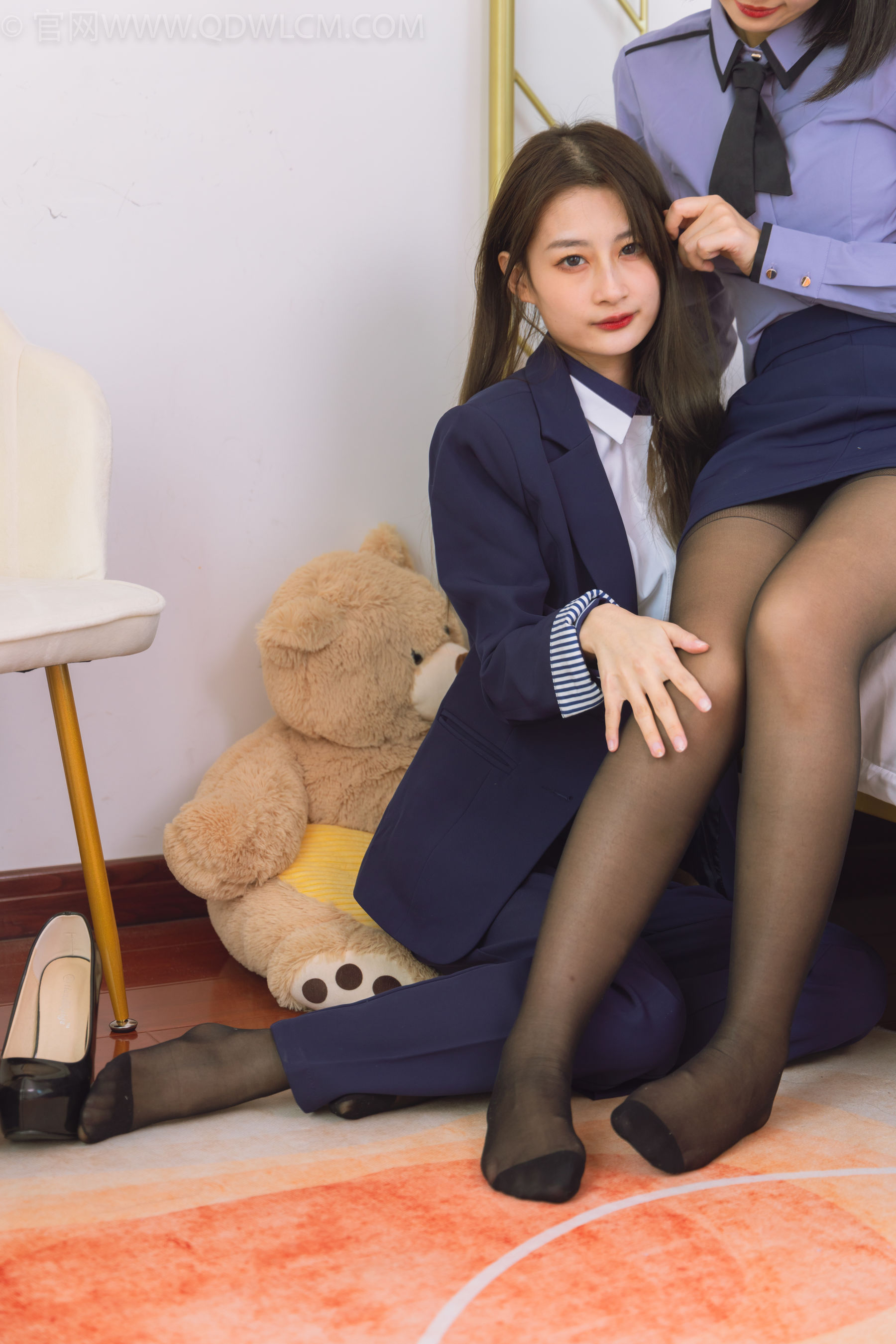 物恋传媒 No.1498 暗月&卿卿-办公室闺蜜