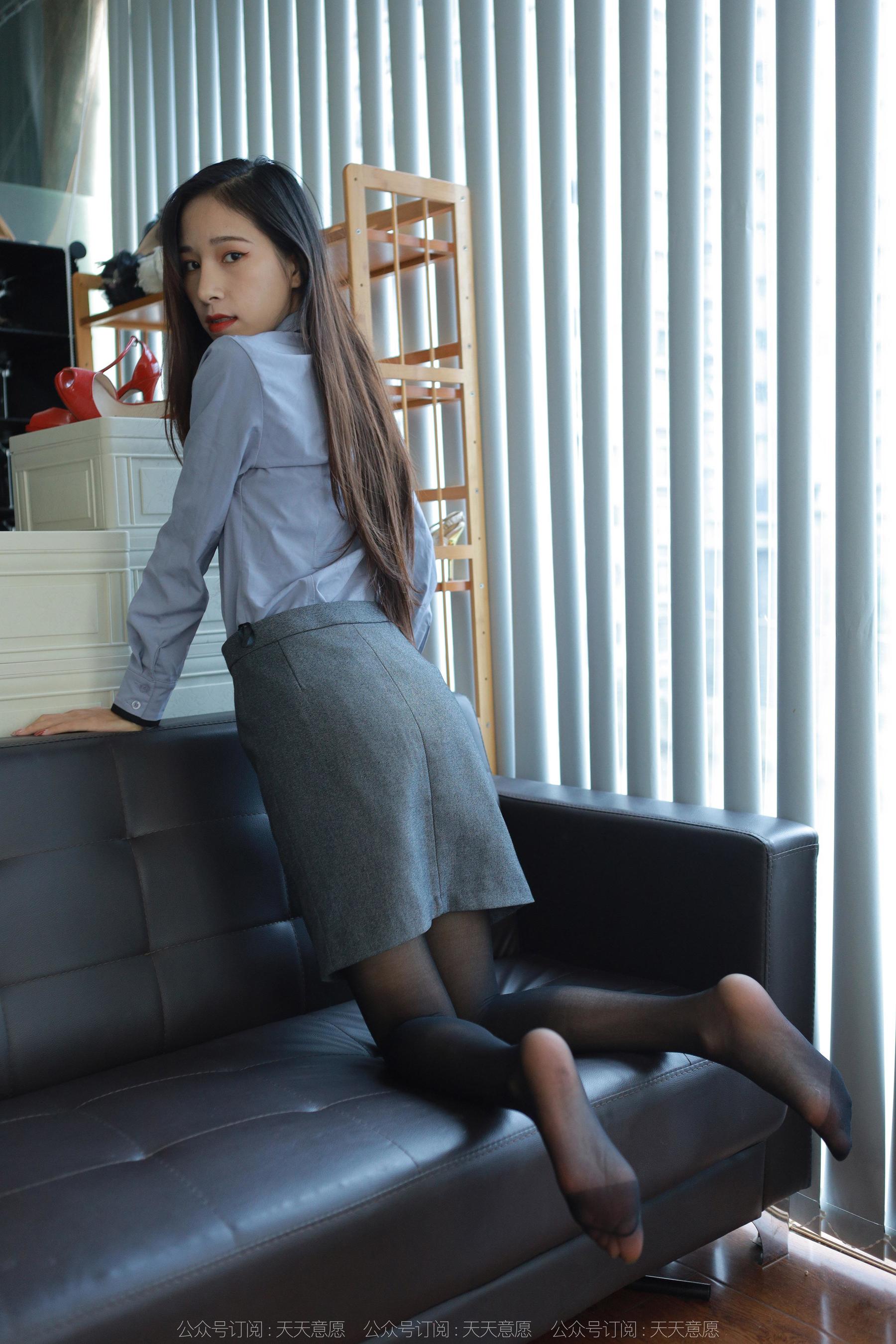 IESS异思趣向 - 模特：美子 《嘿丝灰裙》