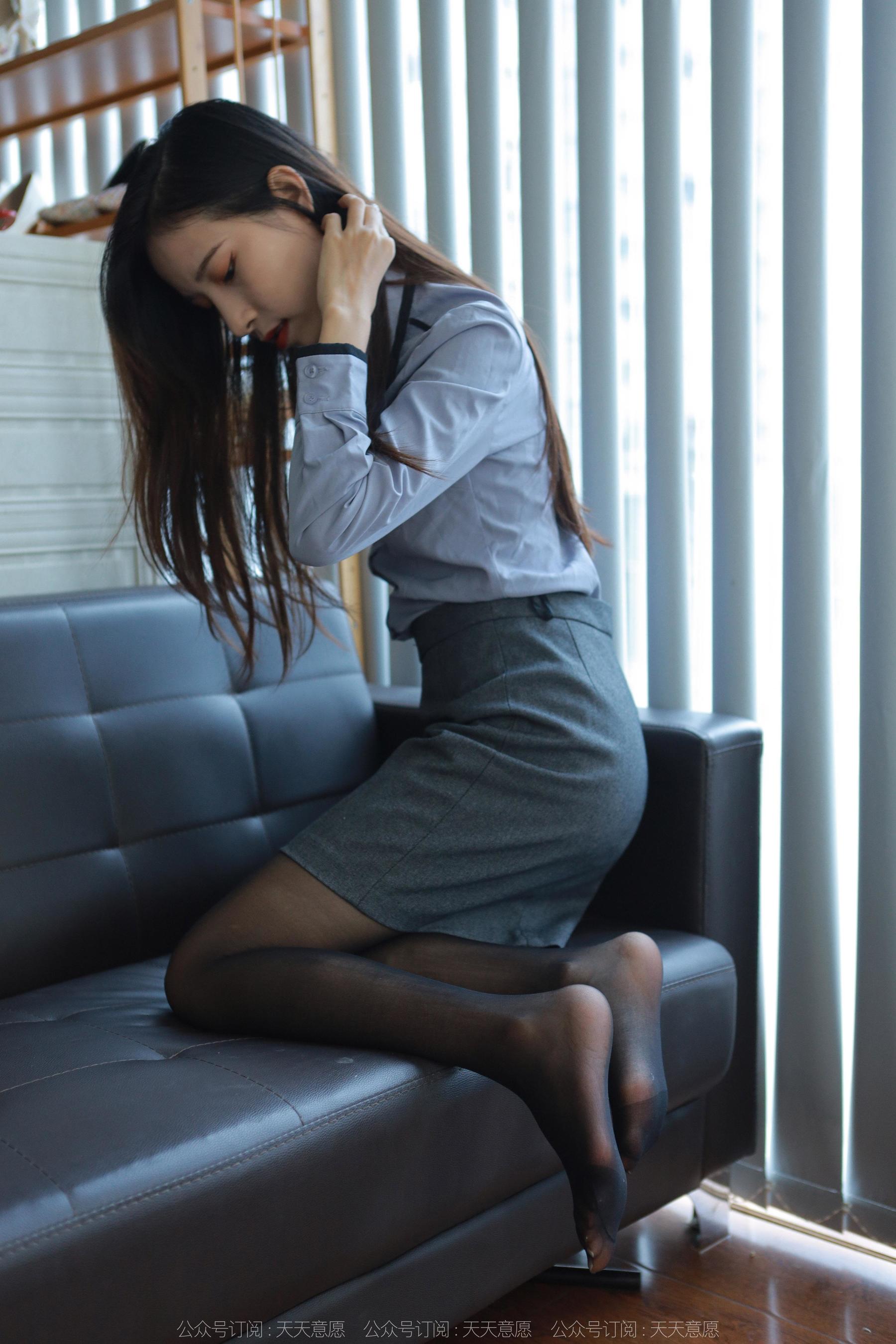 IESS异思趣向 - 模特：美子 《嘿丝灰裙》