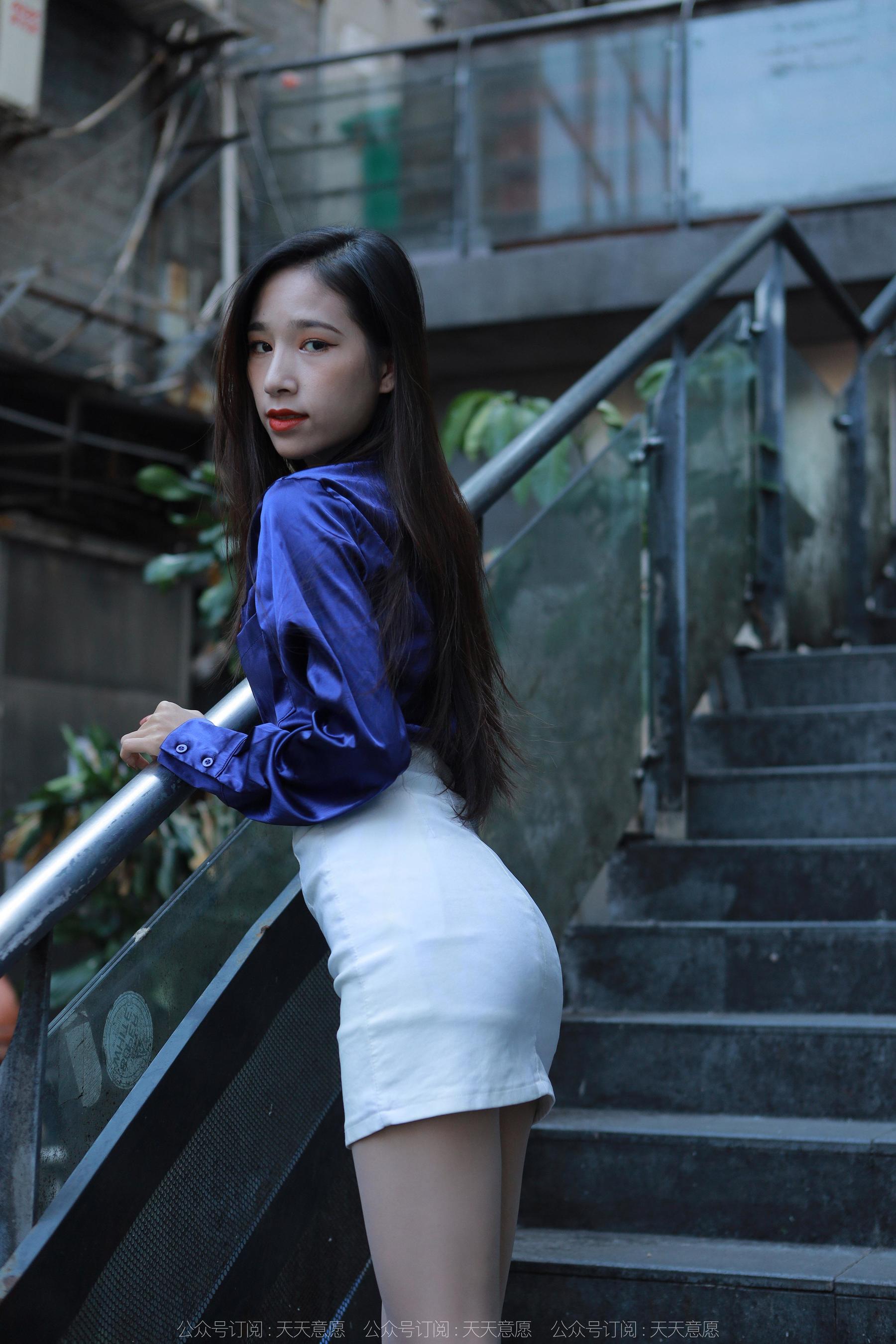 IESS异思趣向 - 模特：美子 《白裙街拍》