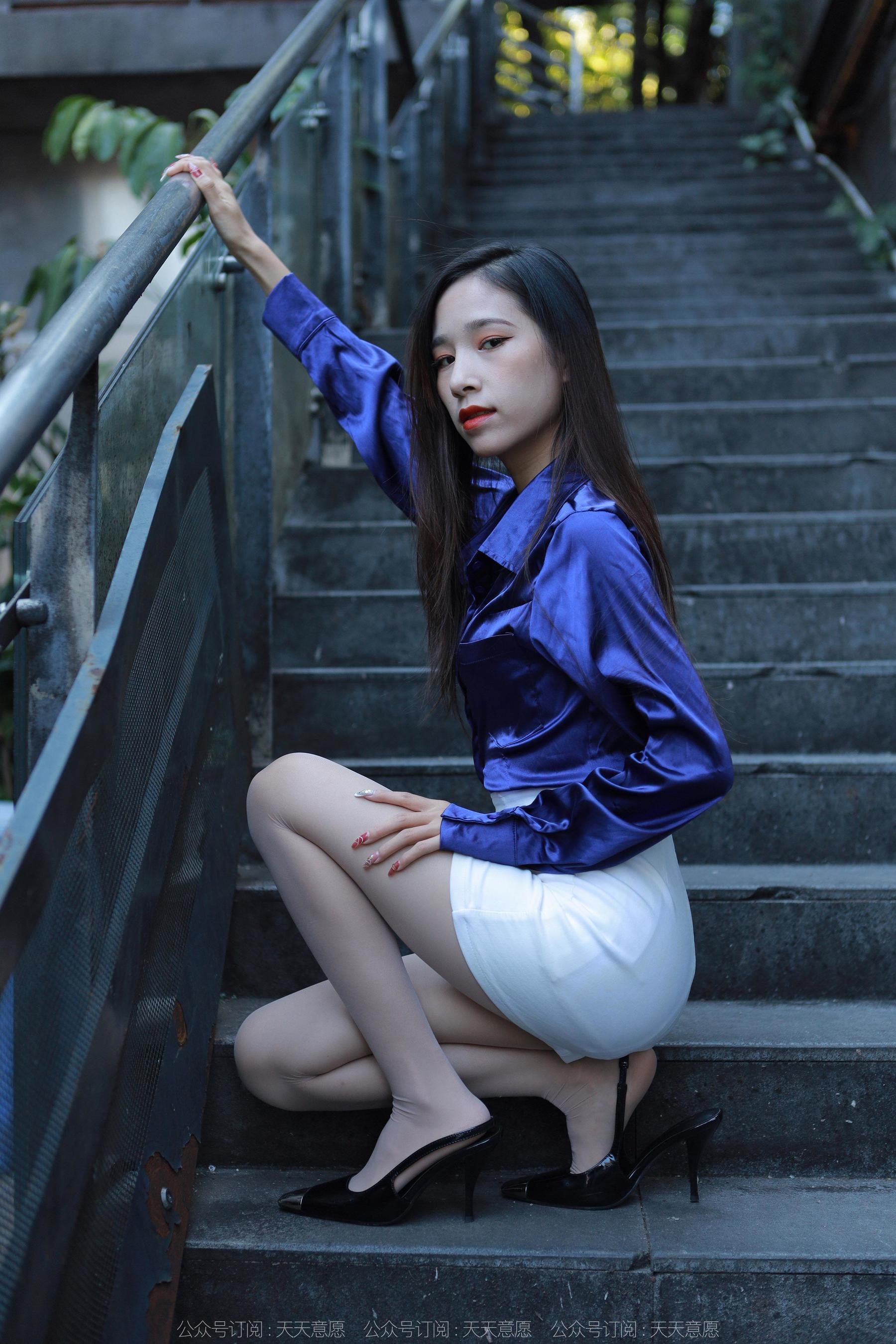IESS异思趣向 - 模特：美子 《白裙街拍》