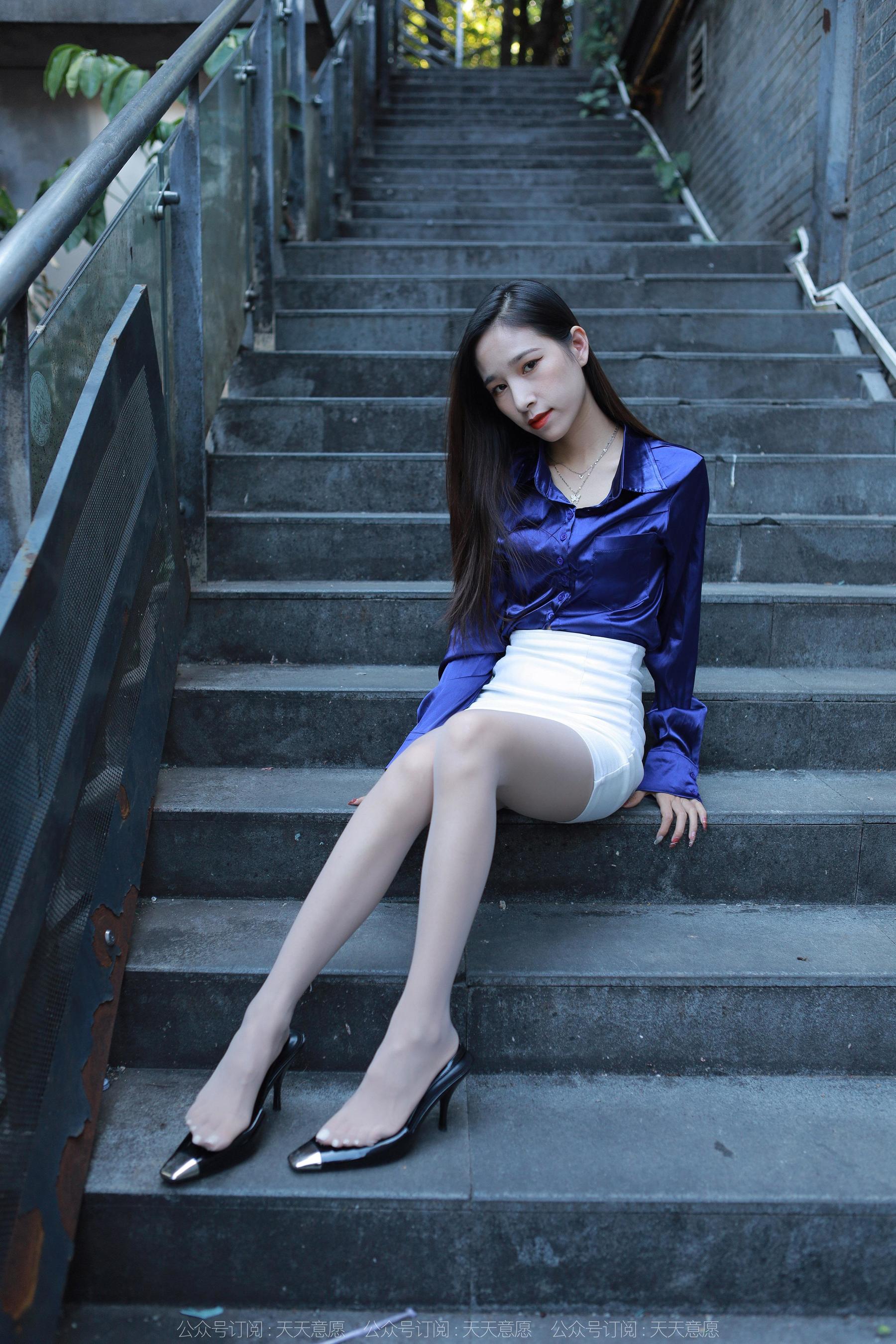 IESS异思趣向 - 模特：美子 《白裙街拍》