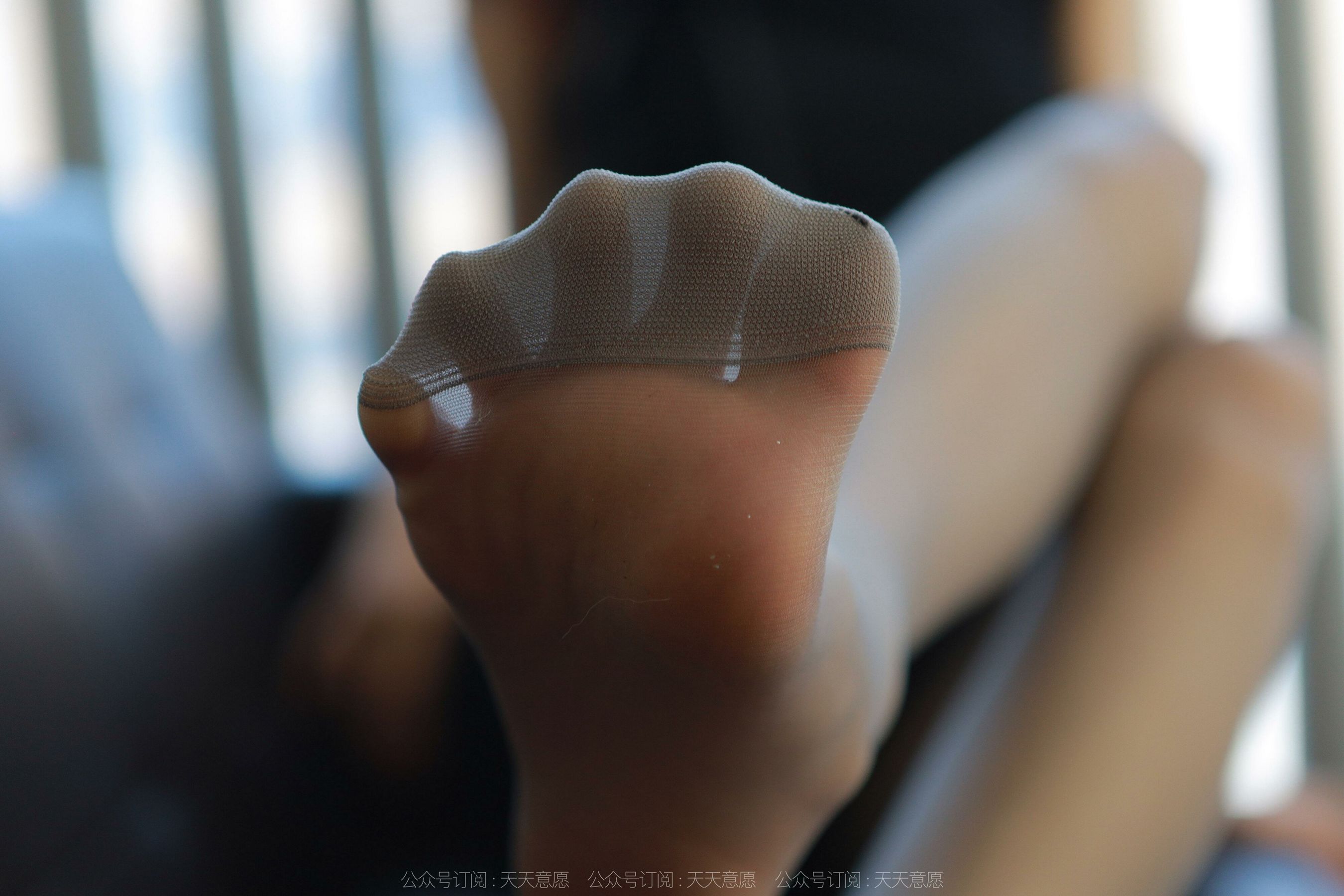 IESS异思趣向 - 模特：小六 《灰丝包臀裙》