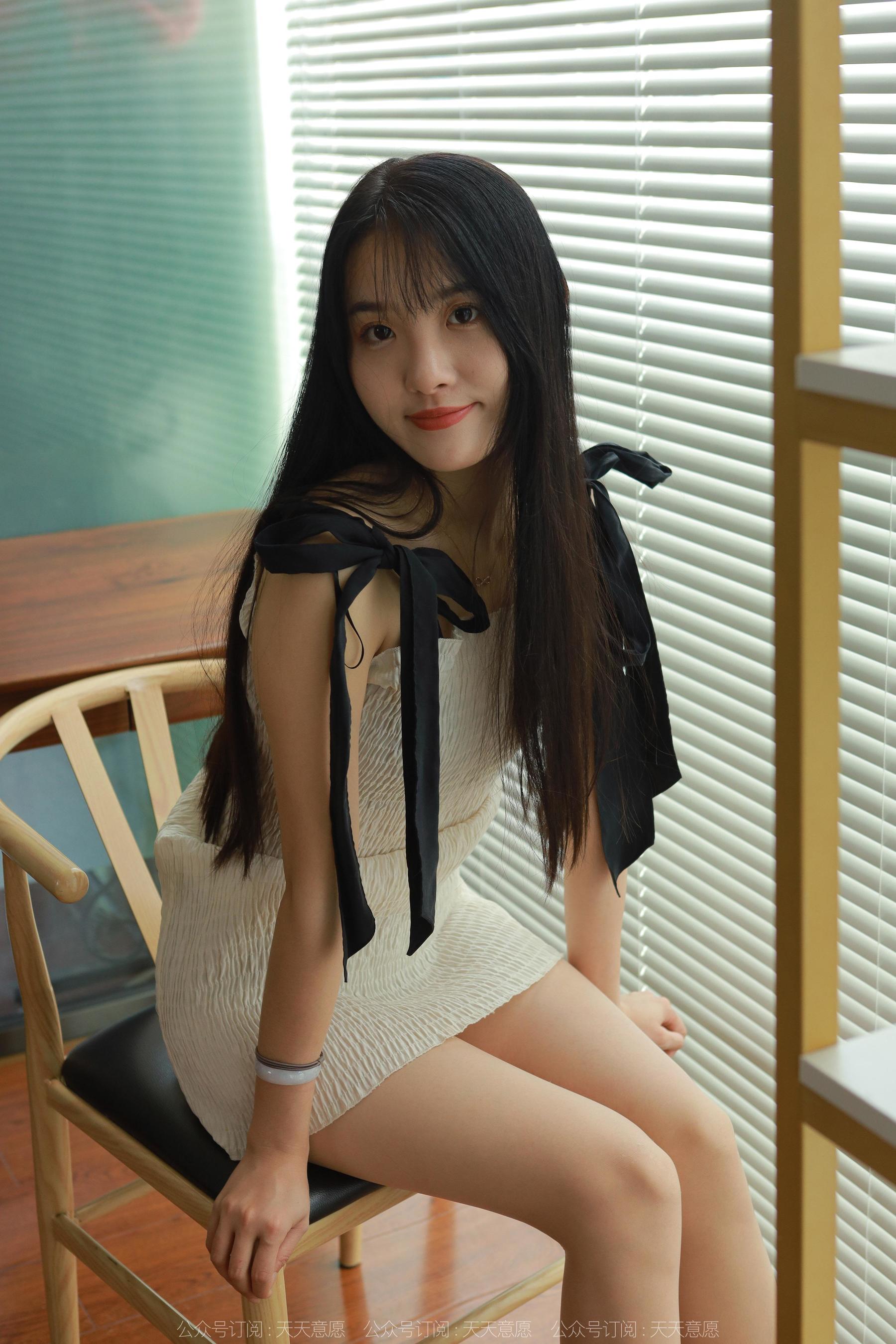 IESS异思趣向 - 模特：婉萍 《黑色凉鞋》