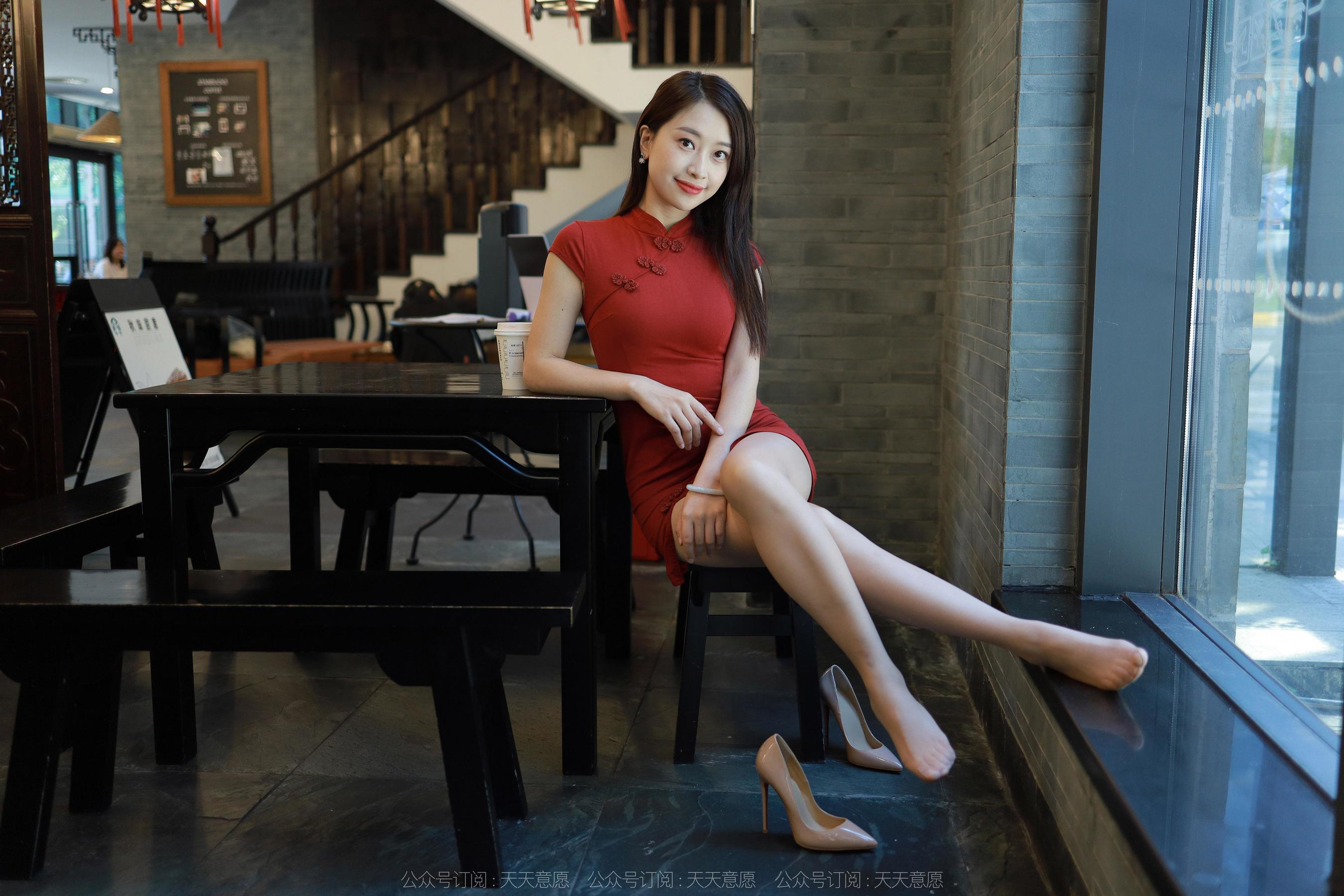 IESS异思趣向 - 模特：小婕 《红色玫瑰》