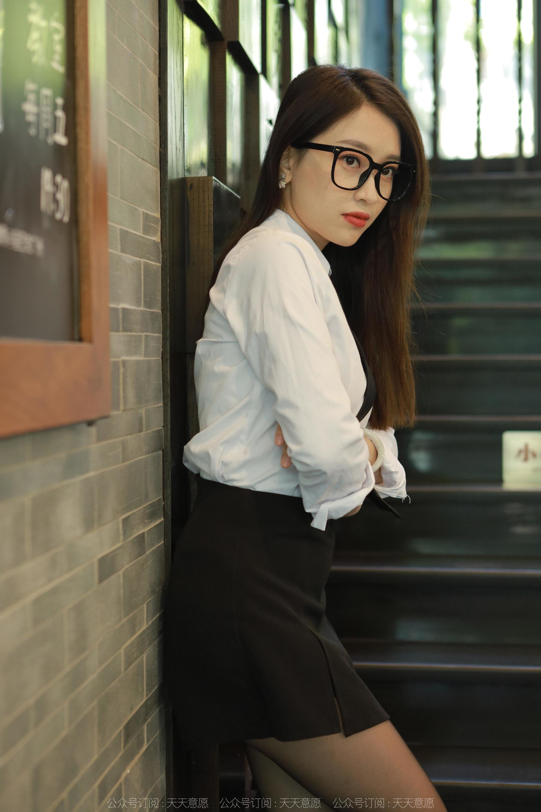 IESS异思趣向 - 模特：小婕 《可爱玉姐》