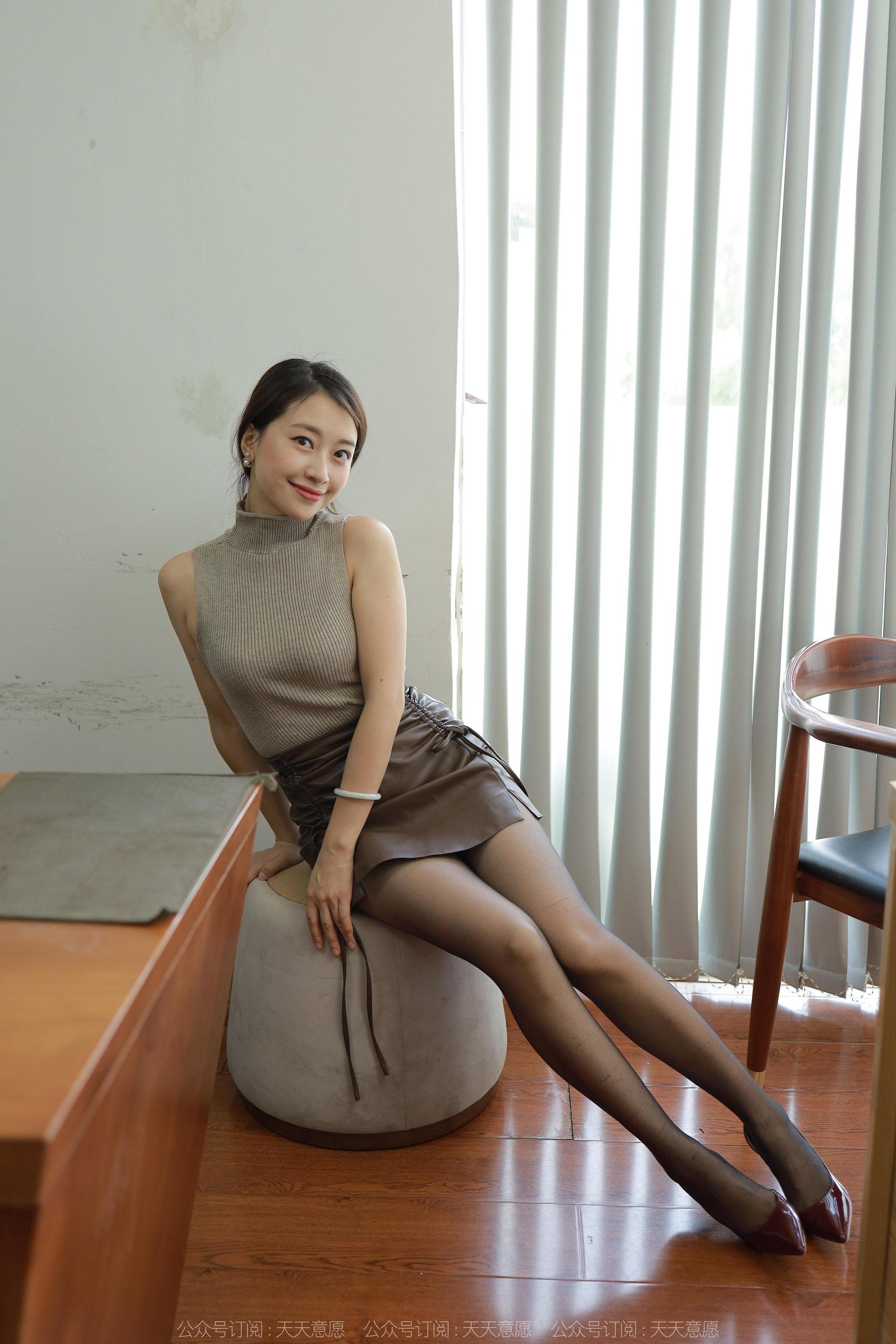 IESS异思趣向 - 模特：小婕 《嘿丝笔记》