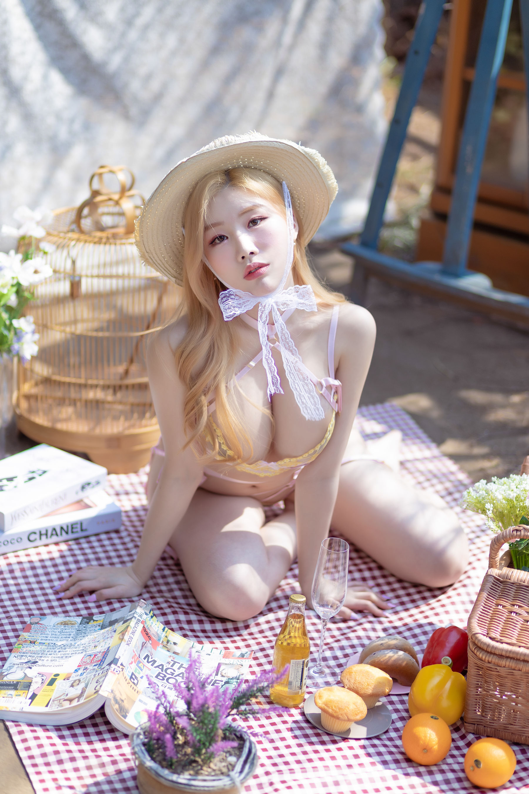 Yebin - Picnic With Love