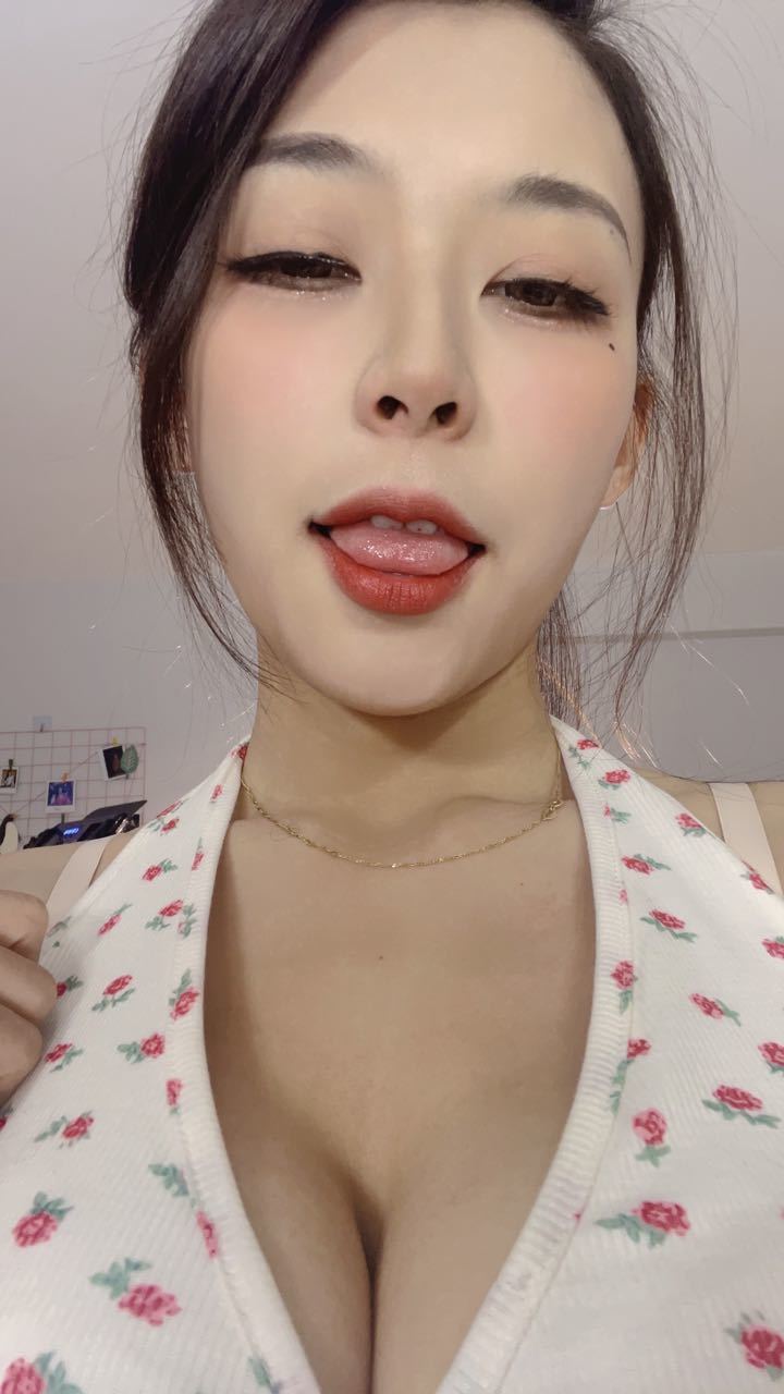 B站羊小雪写真-盲盒穿搭