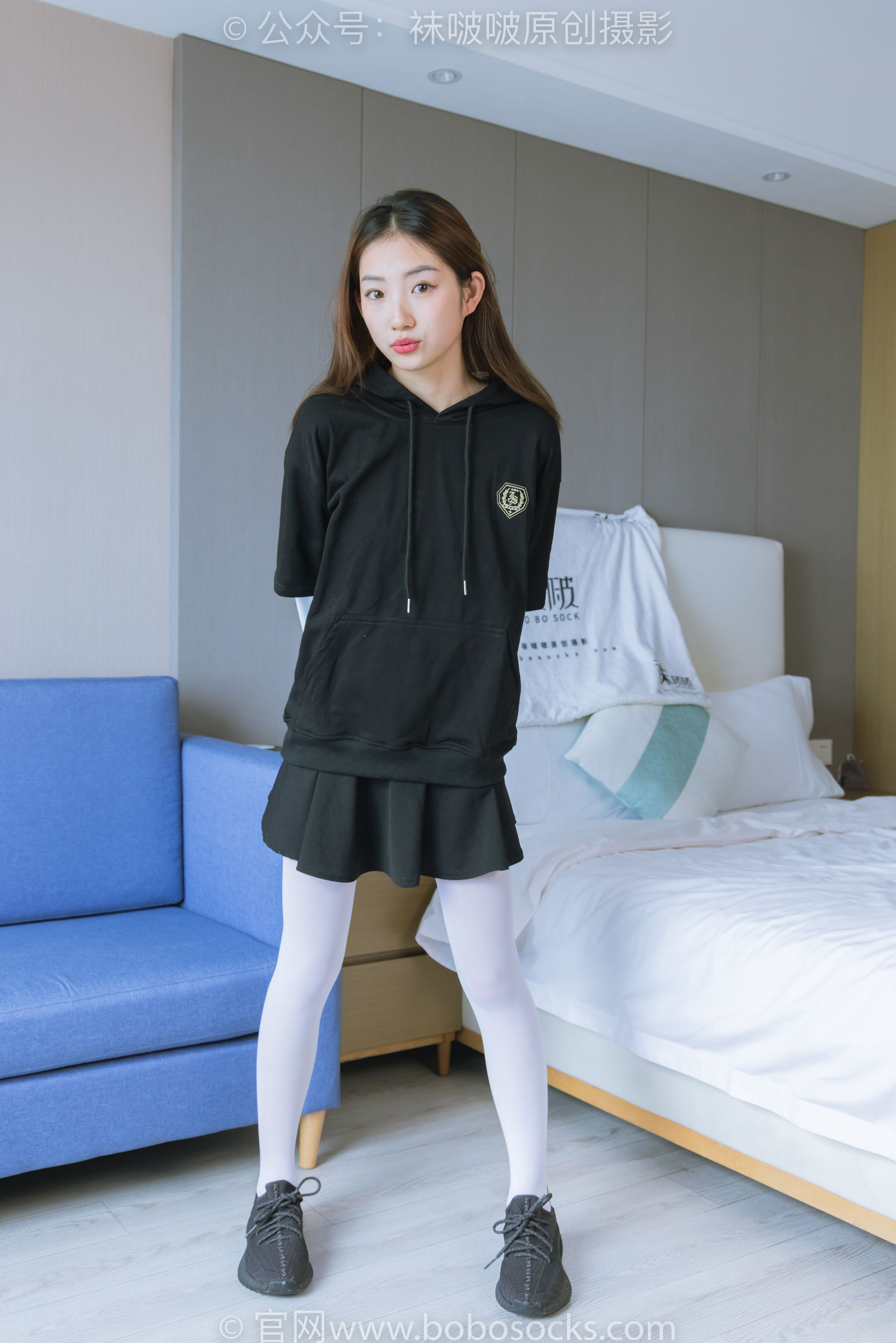 BoBoSocks袜啵啵 No.214 小沫 -黑色运动鞋、厚白丝