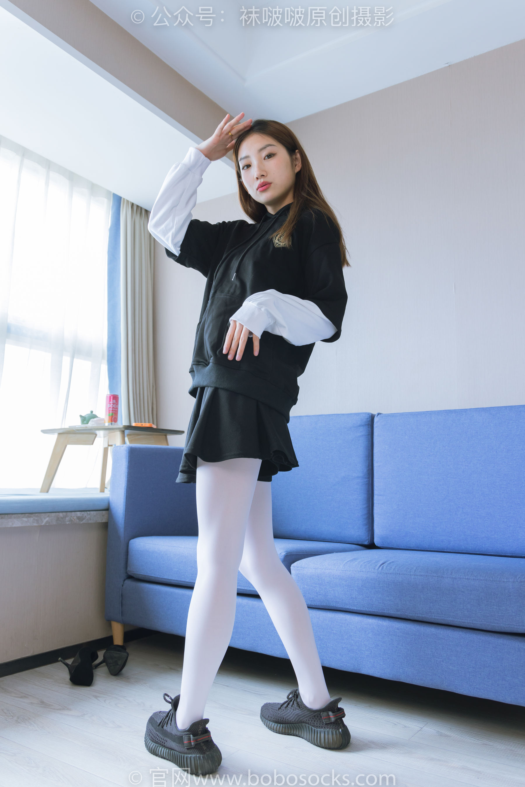BoBoSocks袜啵啵 No.214 小沫 -黑色运动鞋、厚白丝