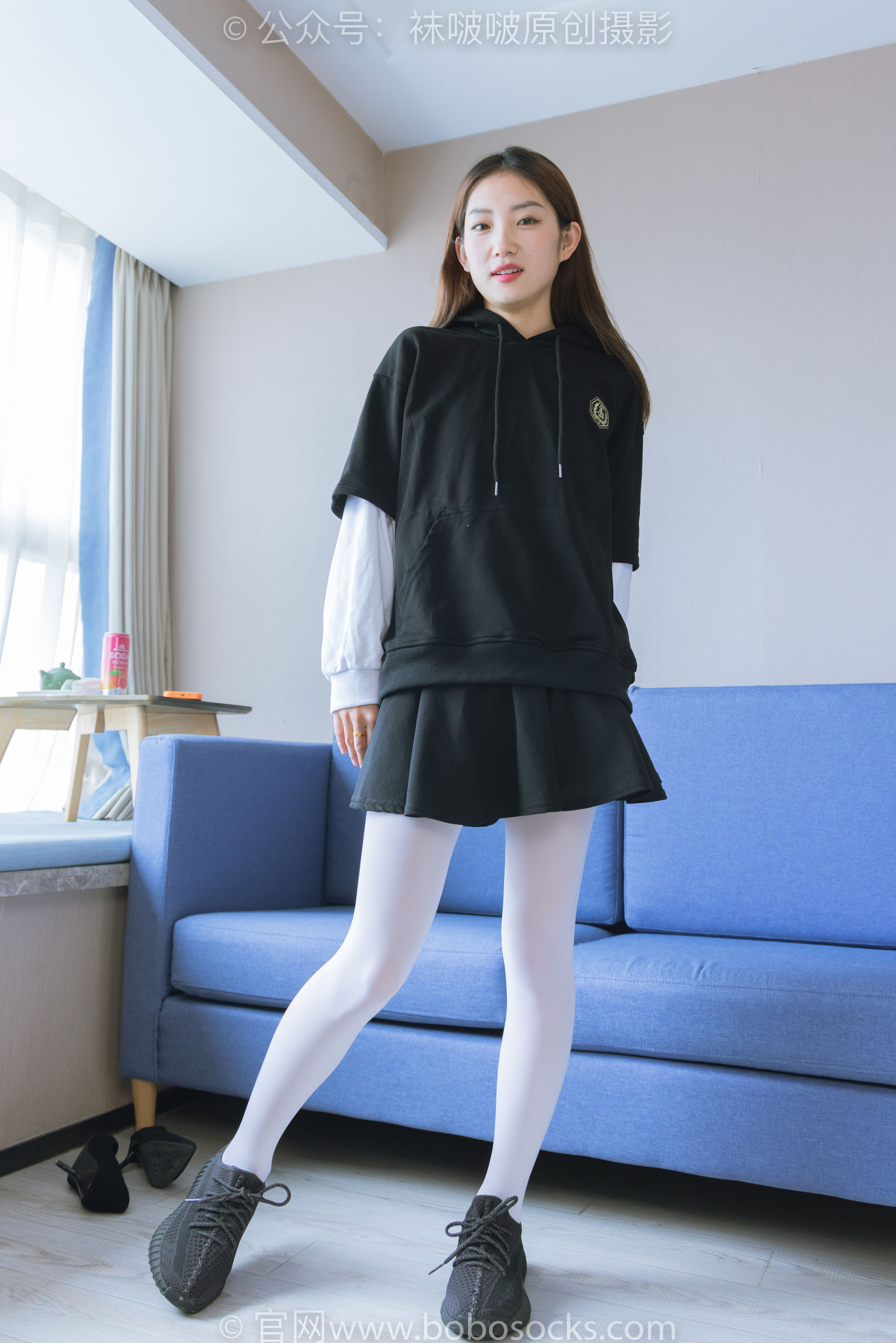 BoBoSocks袜啵啵 No.214 小沫 -黑色运动鞋、厚白丝