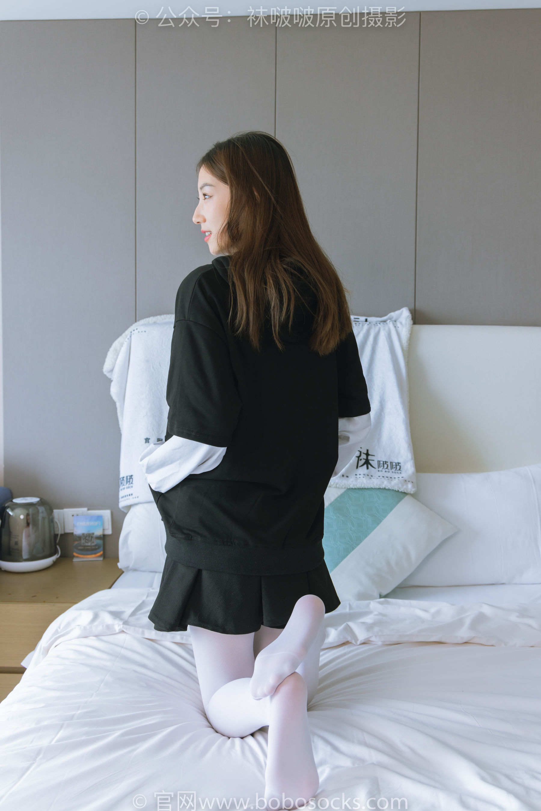 BoBoSocks袜啵啵 No.214 小沫 -黑色运动鞋、厚白丝