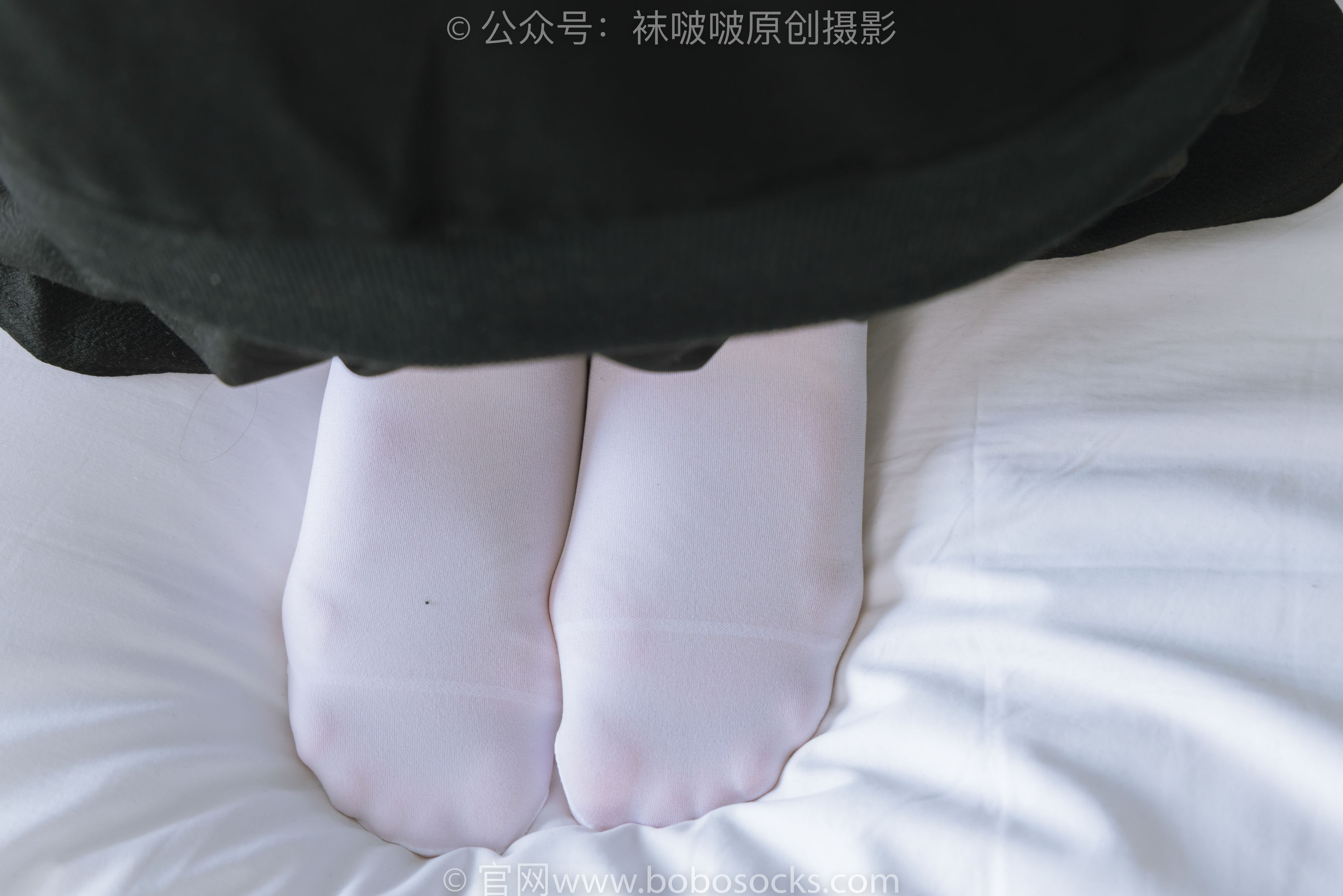 BoBoSocks袜啵啵 No.214 小沫 -黑色运动鞋、厚白丝