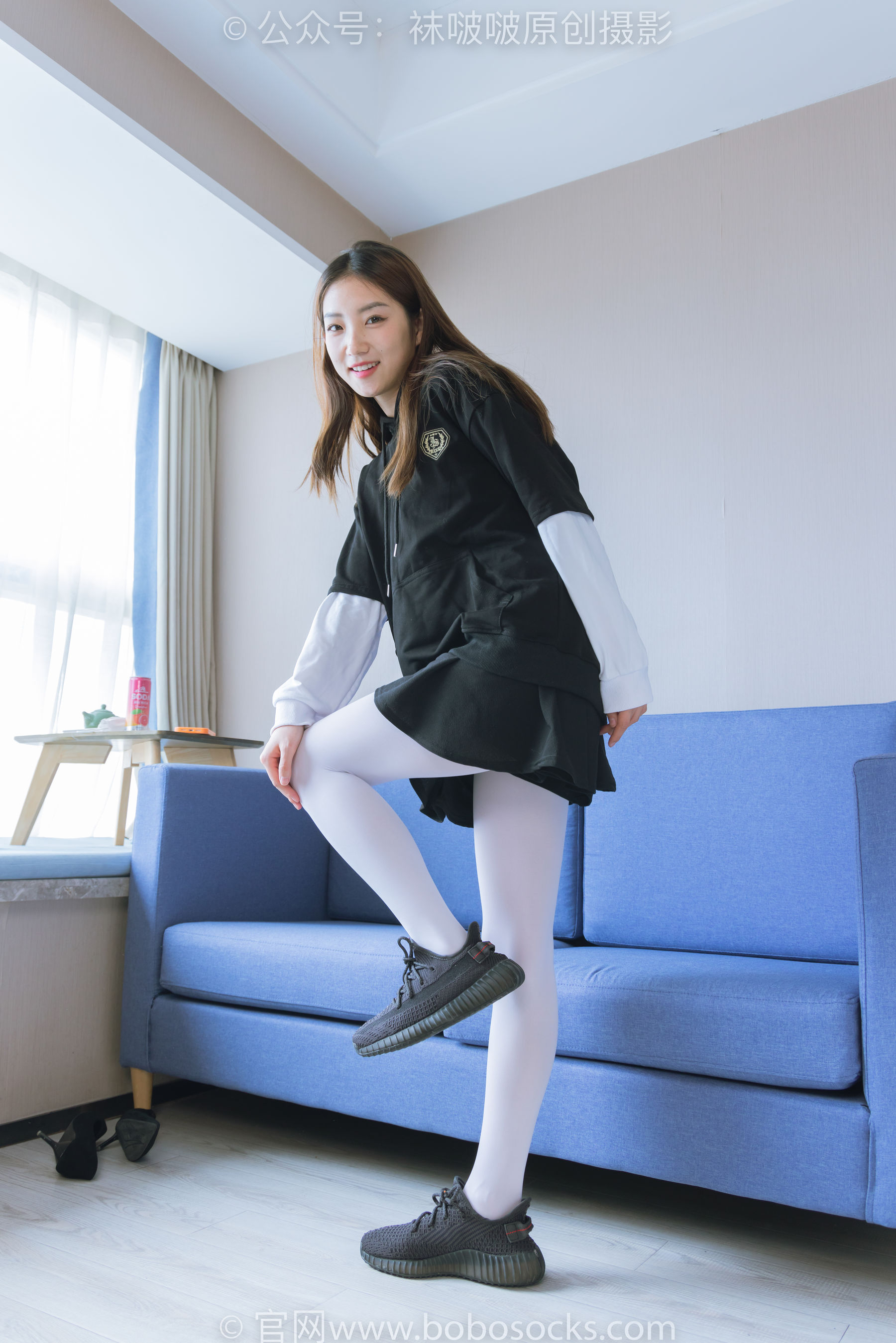 BoBoSocks袜啵啵 No.214 小沫 -黑色运动鞋、厚白丝