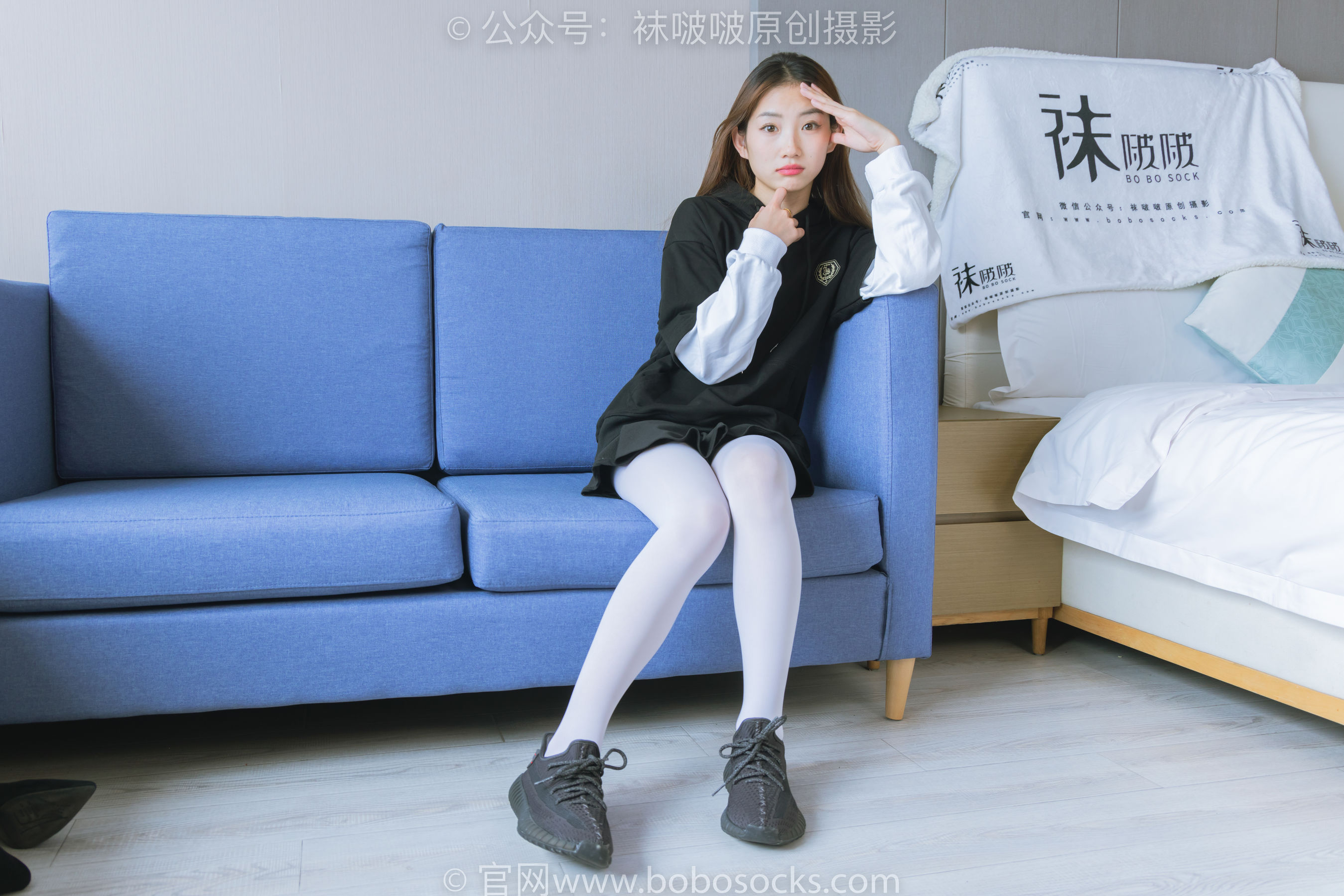 BoBoSocks袜啵啵 No.214 小沫 -黑色运动鞋、厚白丝