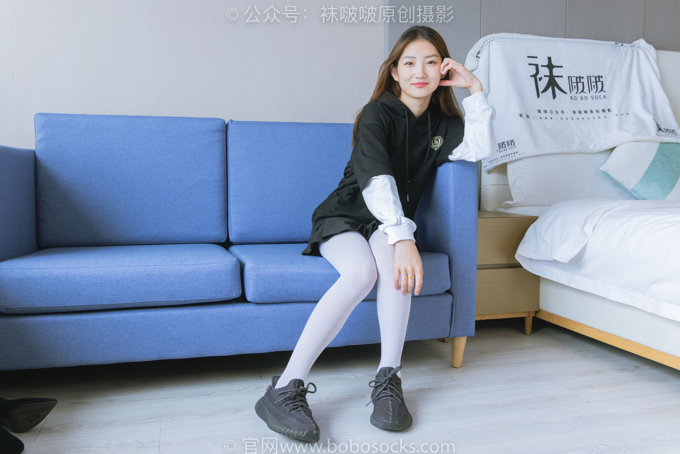 BoBoSocks袜啵啵 No.214 小沫 -黑色运动鞋、厚白丝