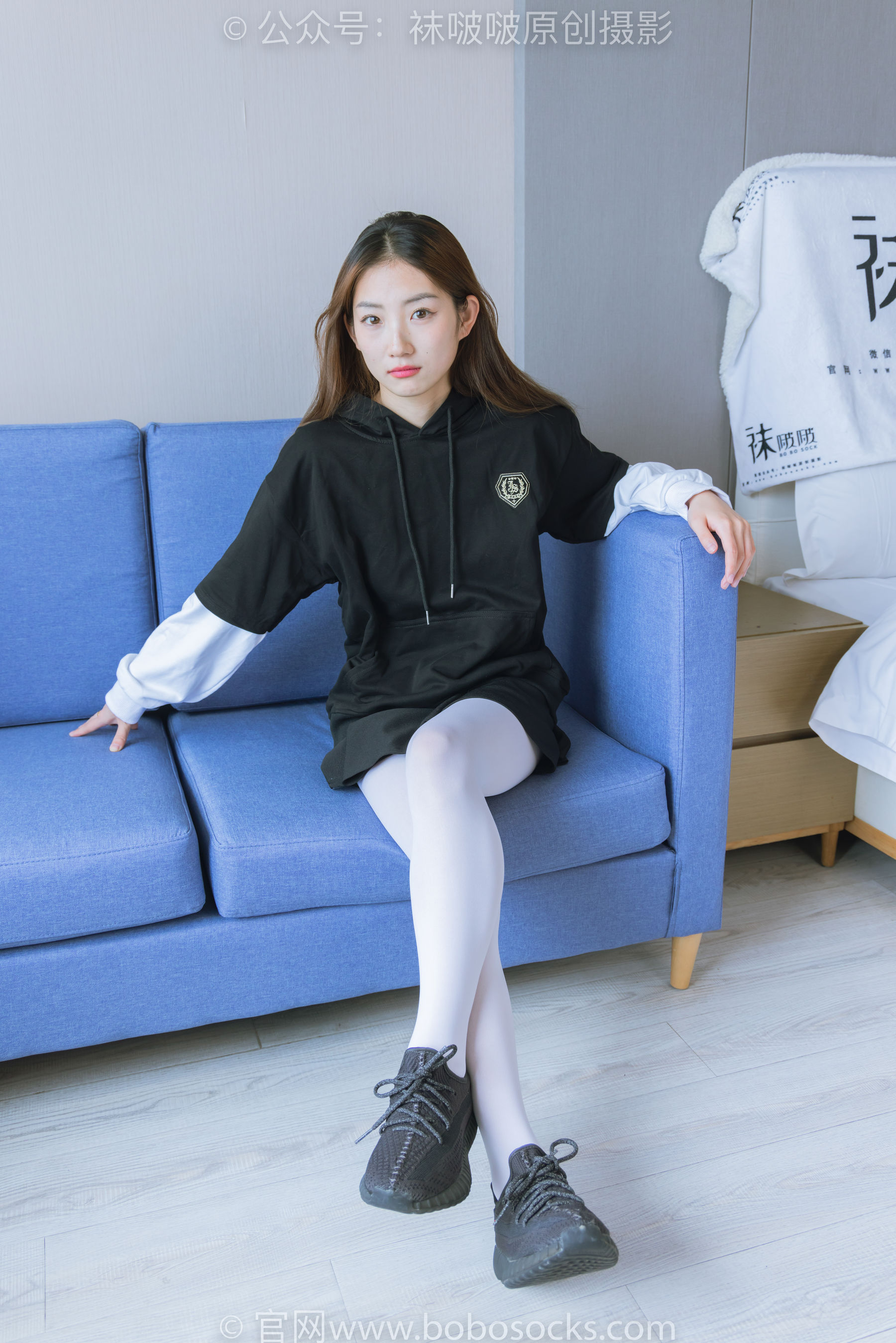 BoBoSocks袜啵啵 No.214 小沫 -黑色运动鞋、厚白丝
