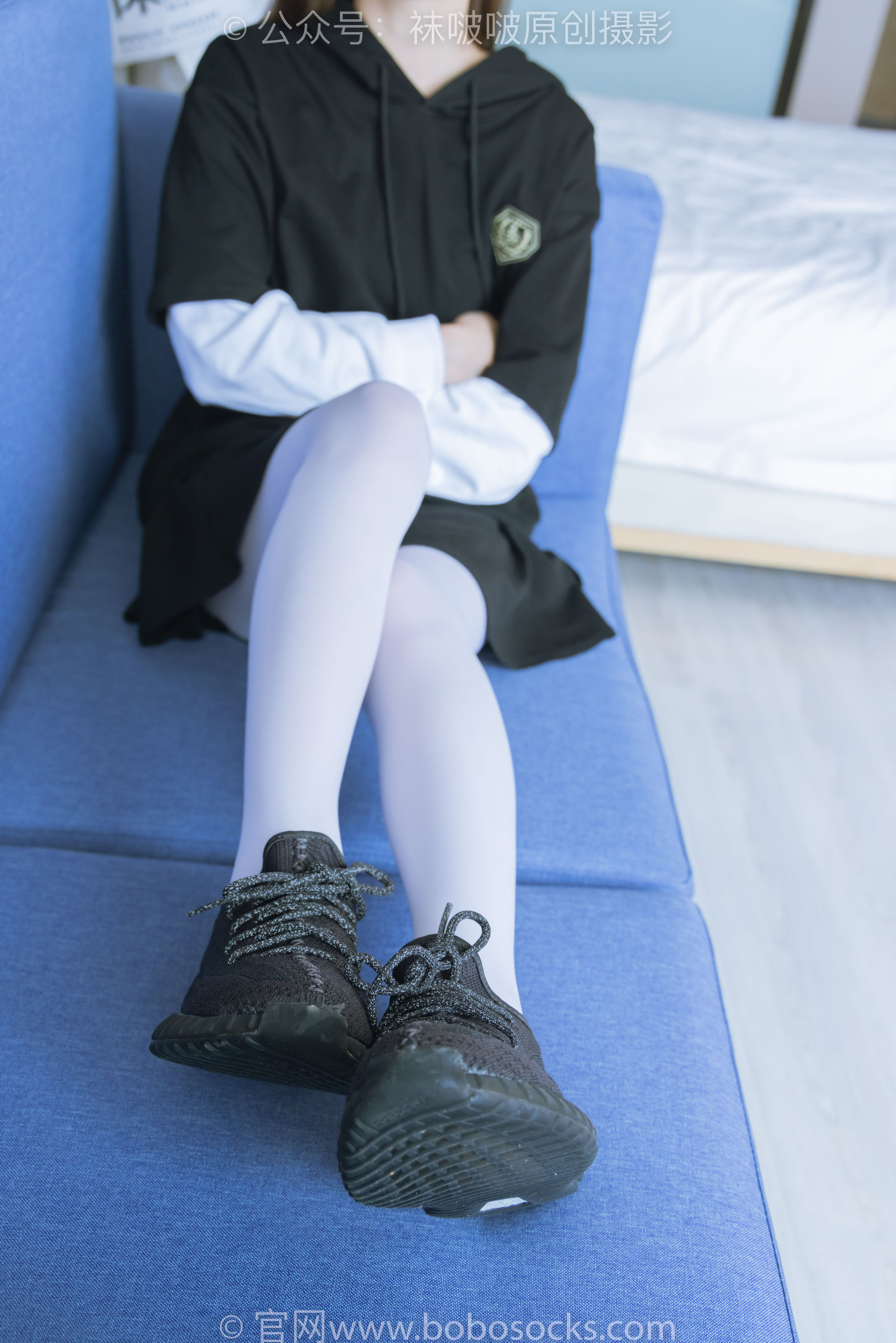 BoBoSocks袜啵啵 No.214 小沫 -黑色运动鞋、厚白丝
