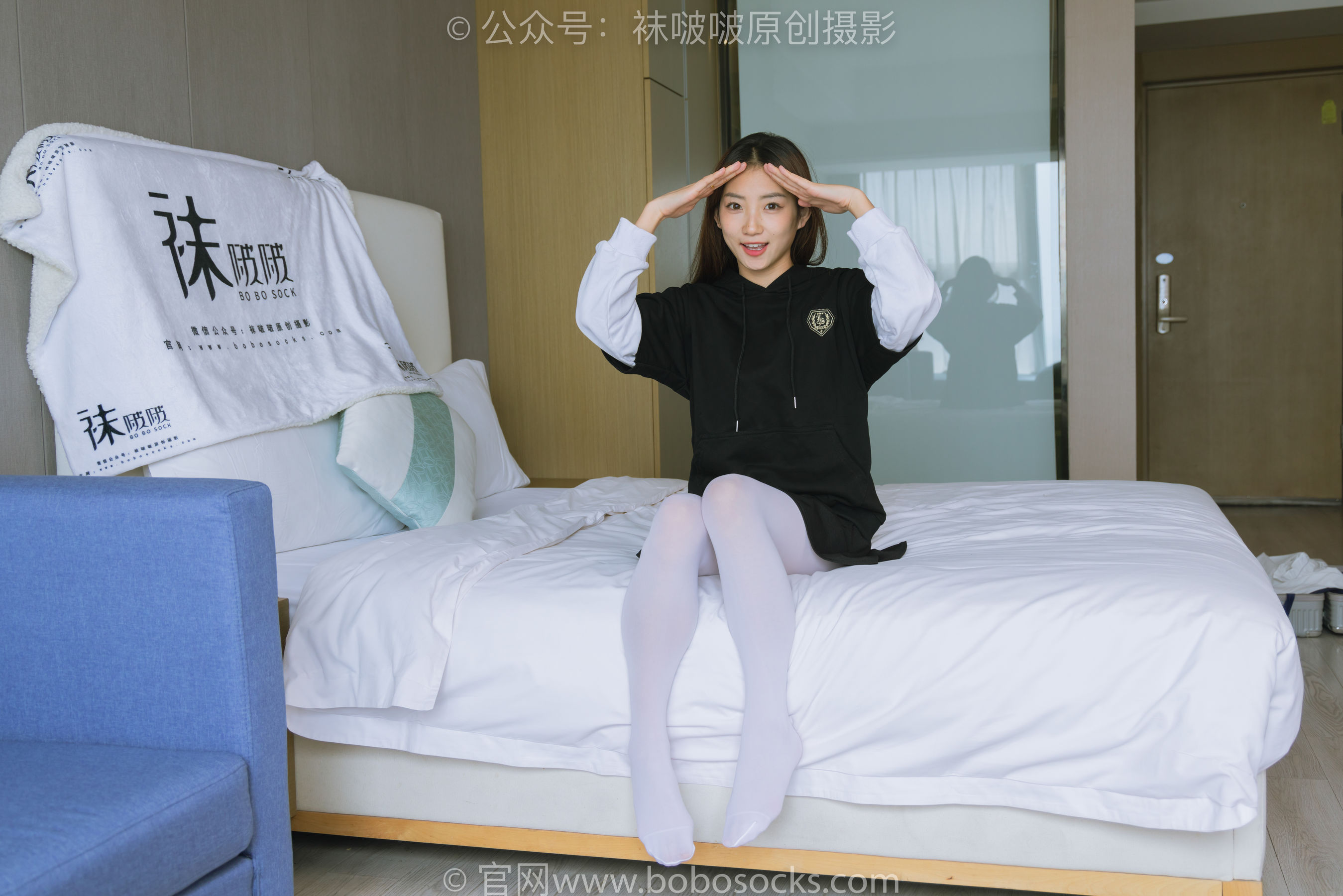 BoBoSocks袜啵啵 No.214 小沫 -黑色运动鞋、厚白丝