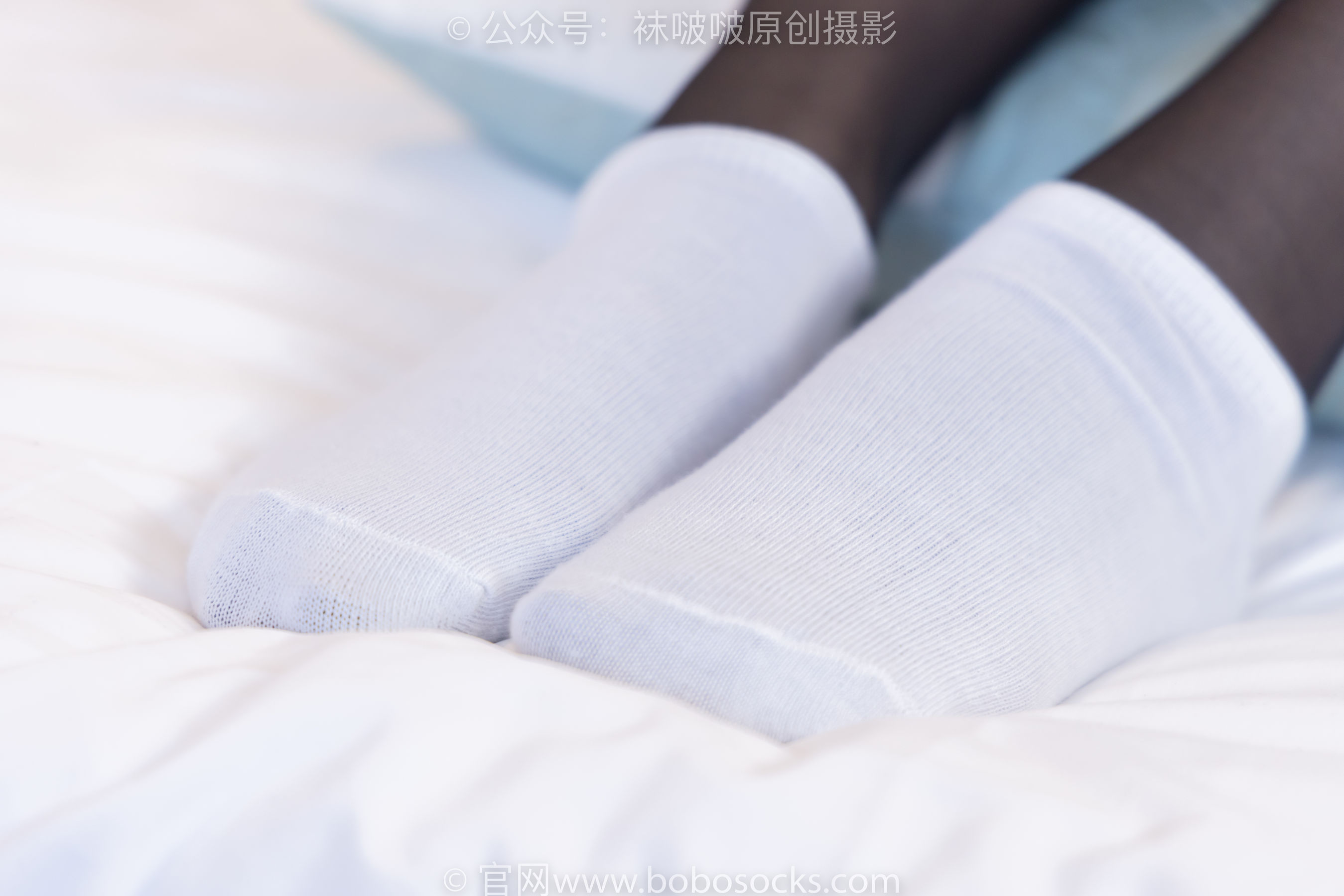 BoBoSocks袜啵啵 No.208 小沫 -红色匡威板鞋、短筒白棉袜、黑丝