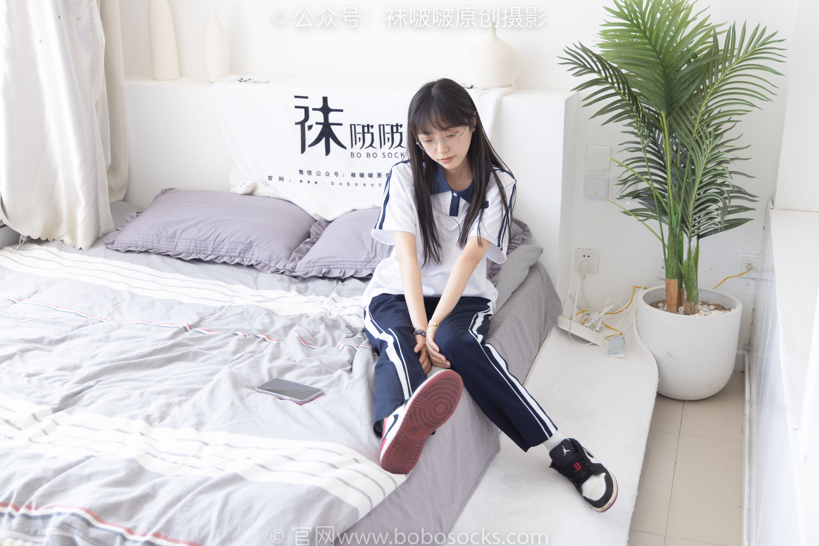 BoBoSocks袜啵啵 No.207 稚予 -aj板鞋、白棉袜、油亮白丝、校服裤里丝