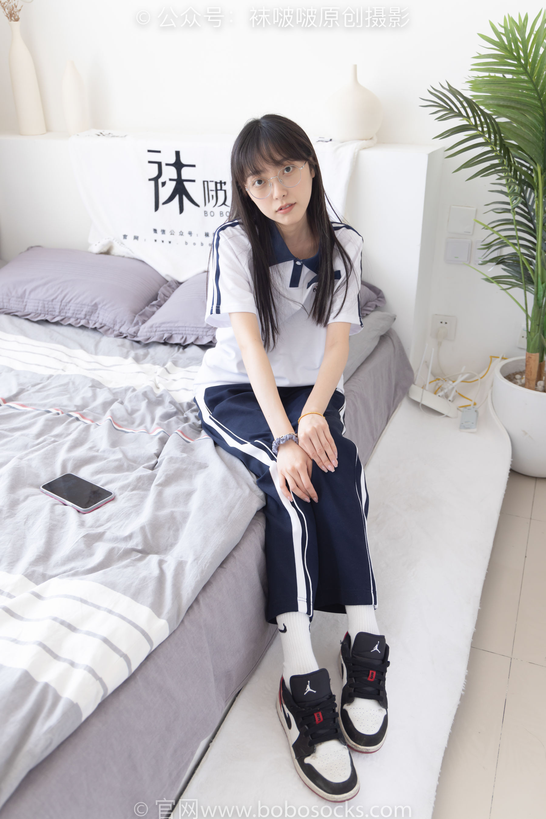BoBoSocks袜啵啵 No.207 稚予 -aj板鞋、白棉袜、油亮白丝、校服裤里丝