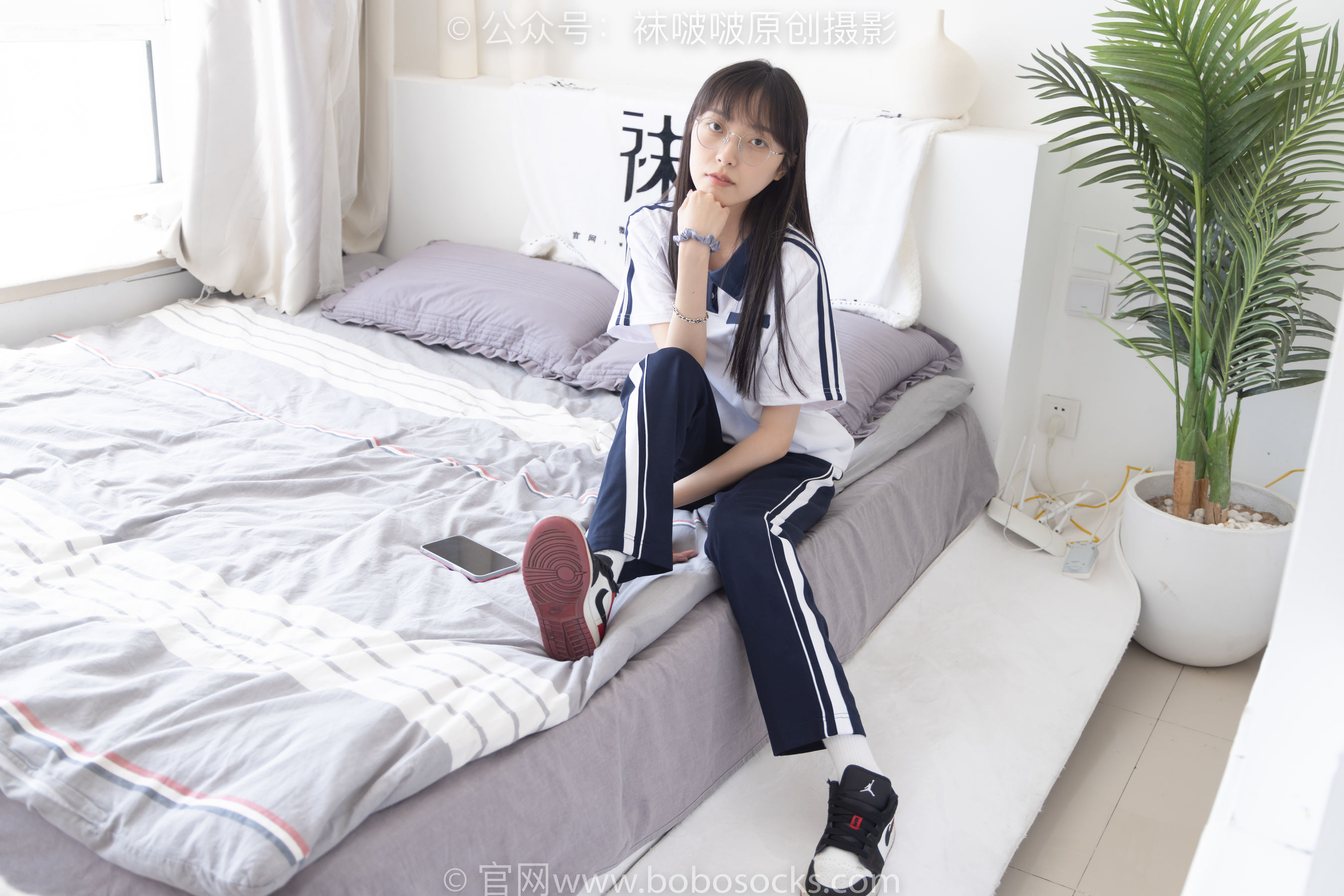 BoBoSocks袜啵啵 No.207 稚予 -aj板鞋、白棉袜、油亮白丝、校服裤里丝
