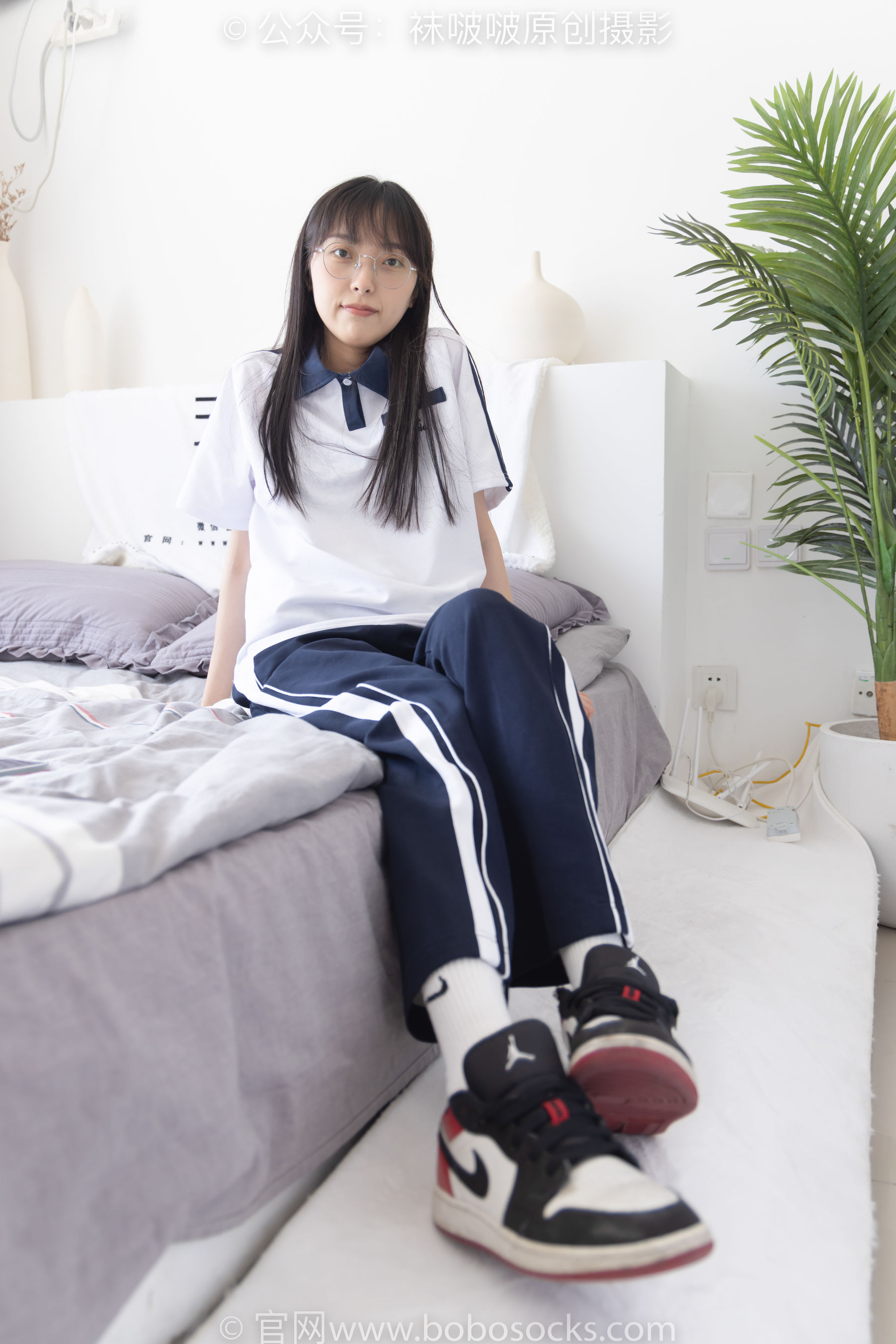 BoBoSocks袜啵啵 No.207 稚予 -aj板鞋、白棉袜、油亮白丝、校服裤里丝