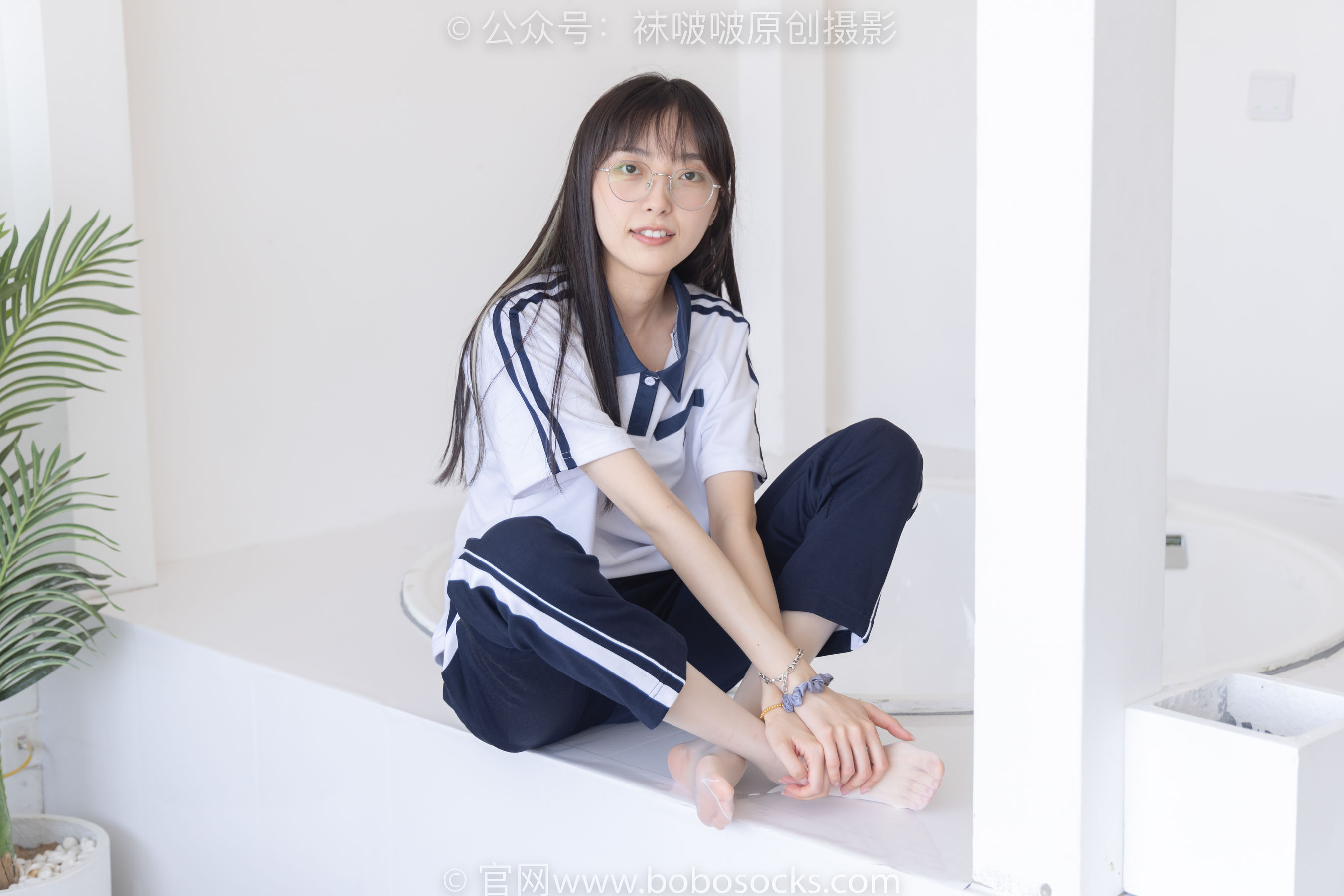 BoBoSocks袜啵啵 No.207 稚予 -aj板鞋、白棉袜、油亮白丝、校服裤里丝