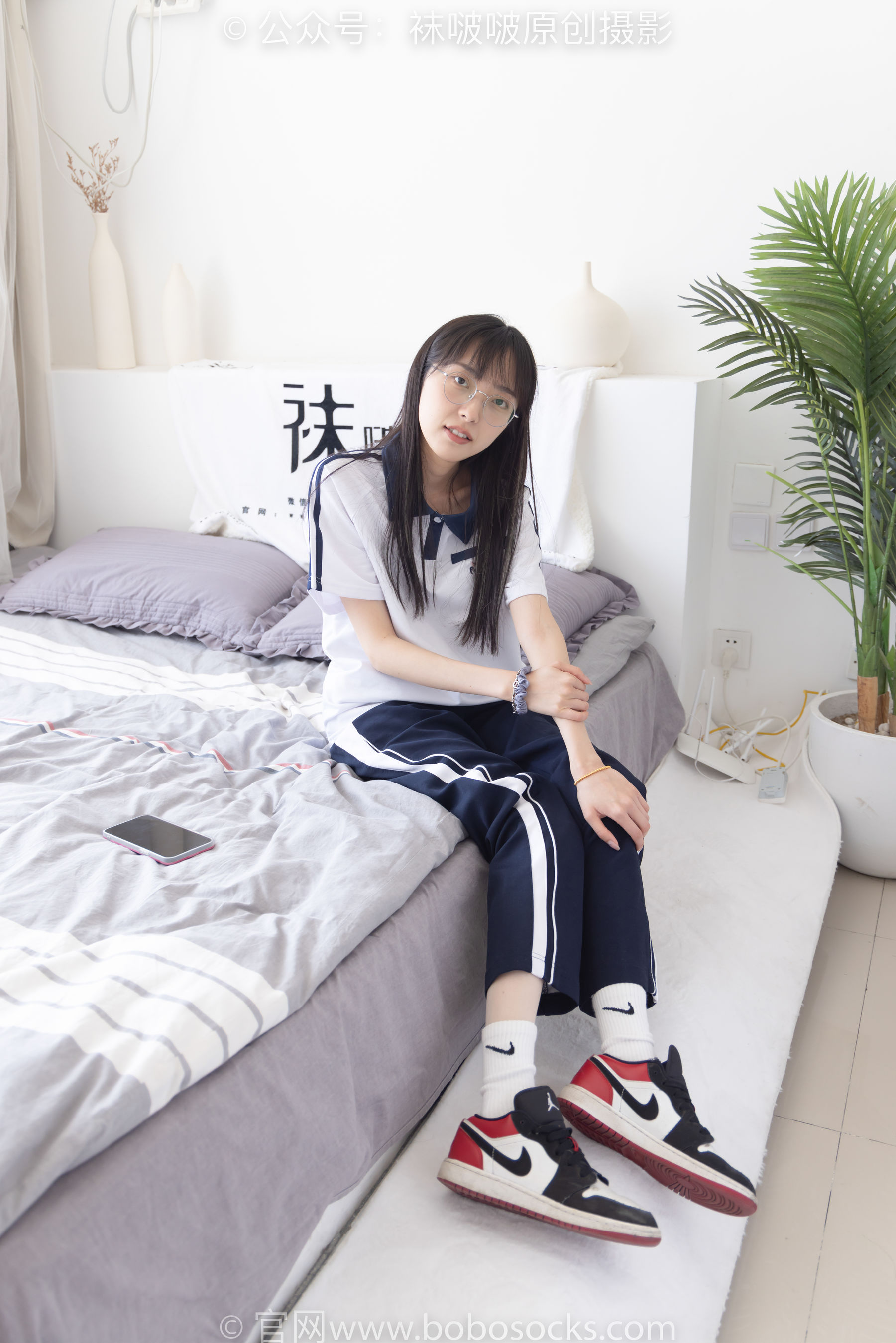 BoBoSocks袜啵啵 No.207 稚予 -aj板鞋、白棉袜、油亮白丝、校服裤里丝